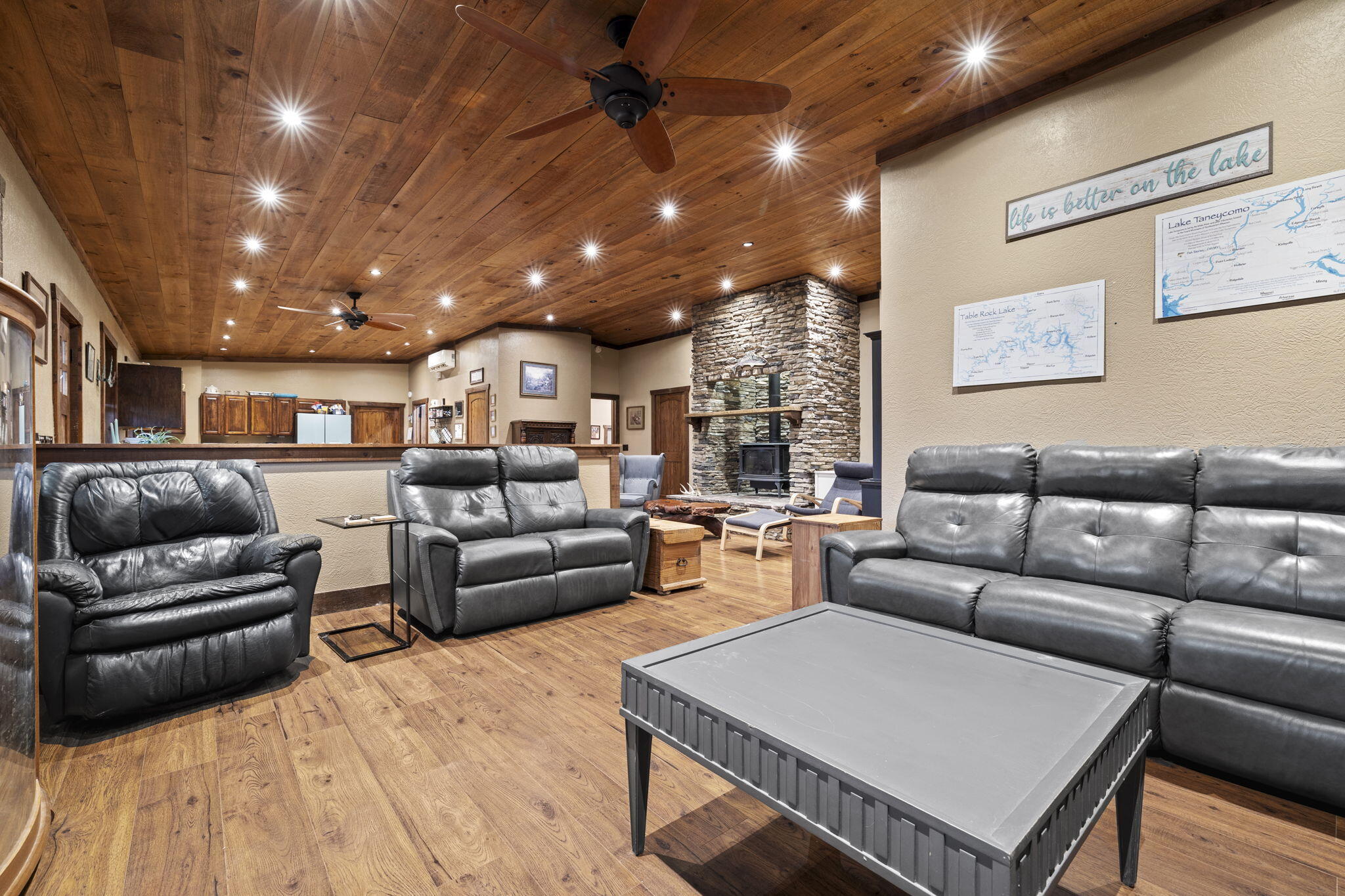 5156 Lawrence 1210