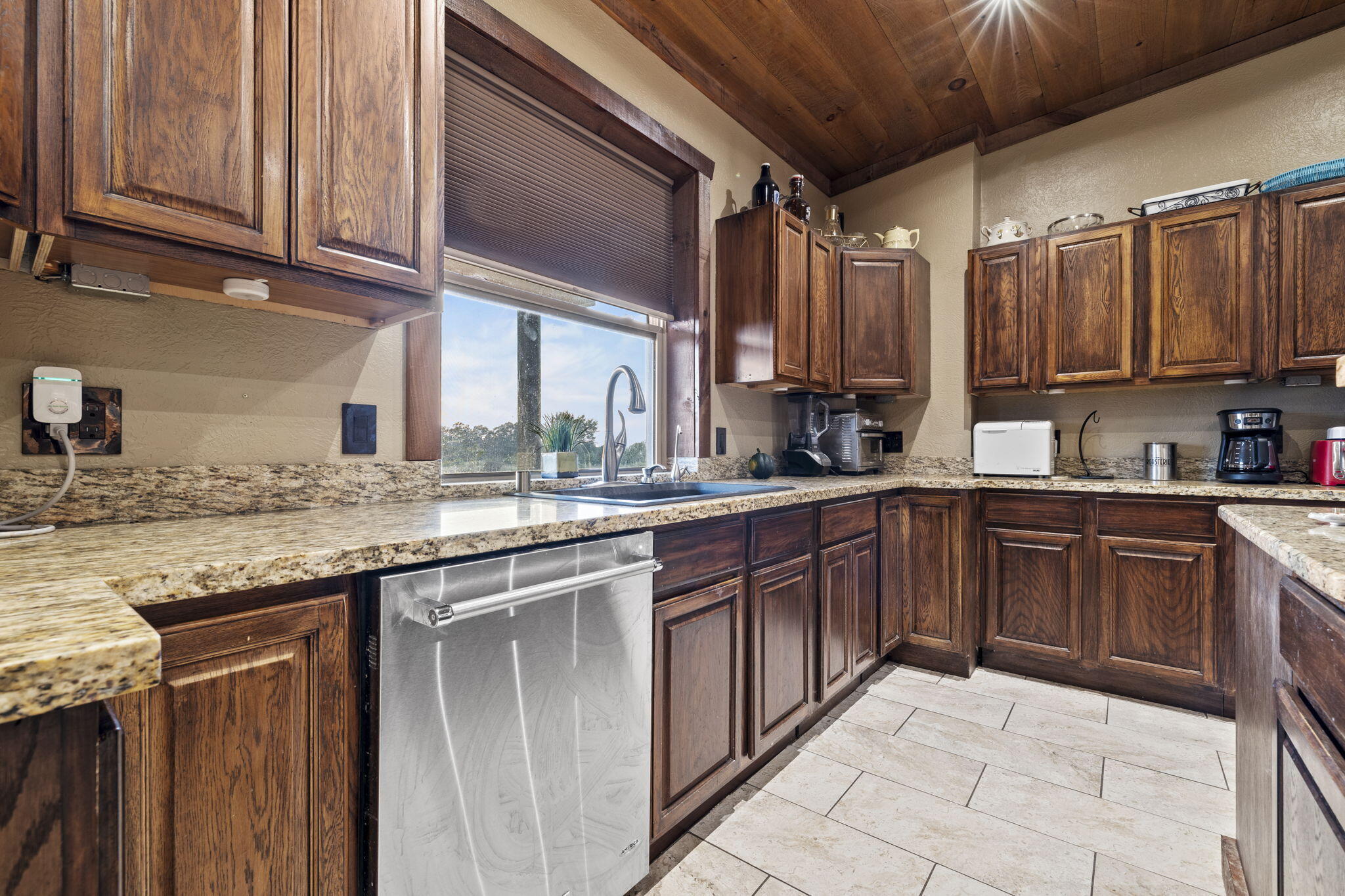 5156 Lawrence 1210