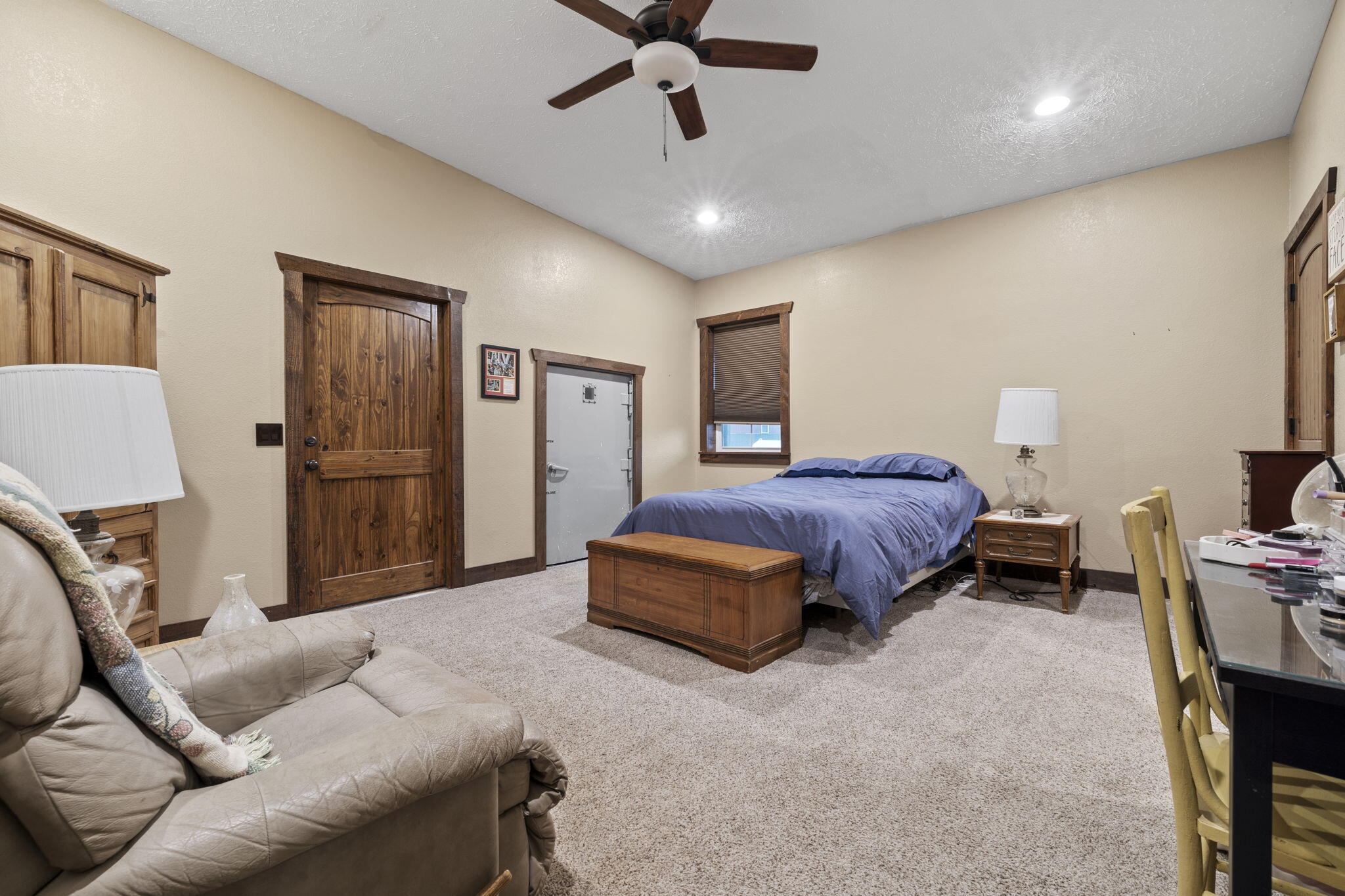 5156 Lawrence 1210