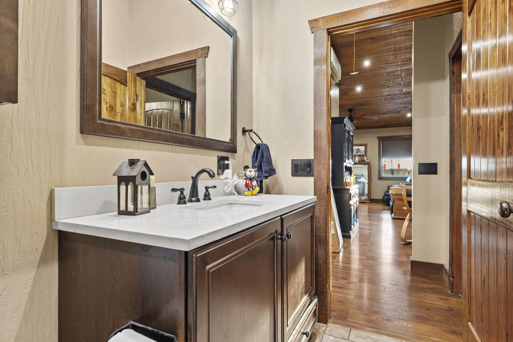 5156 Lawrence 1210