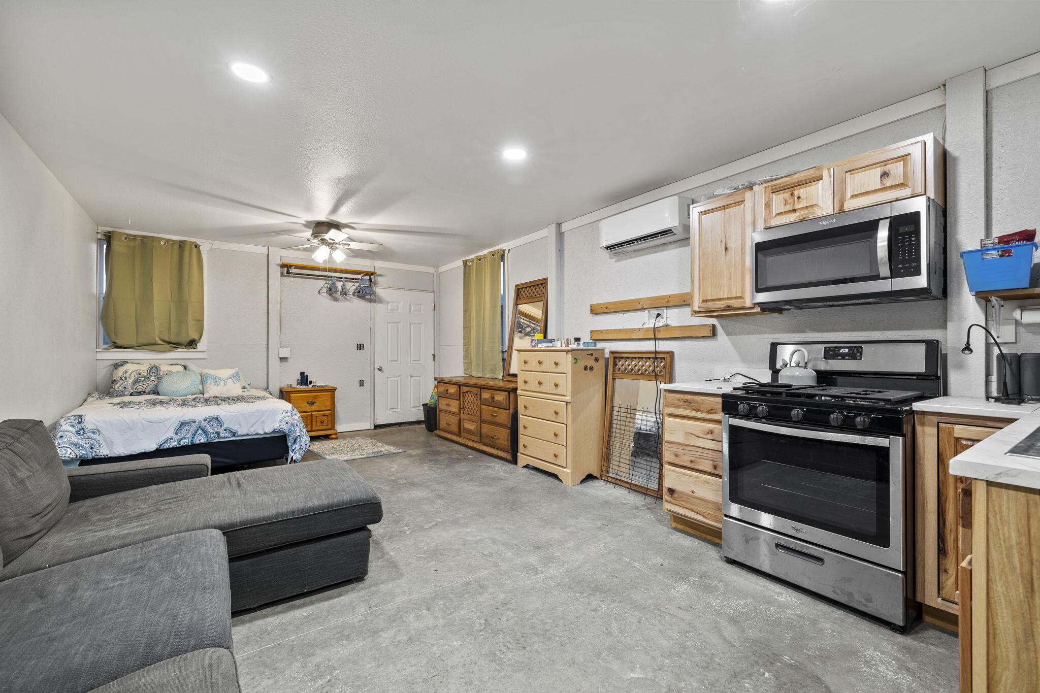5156 Lawrence 1210
