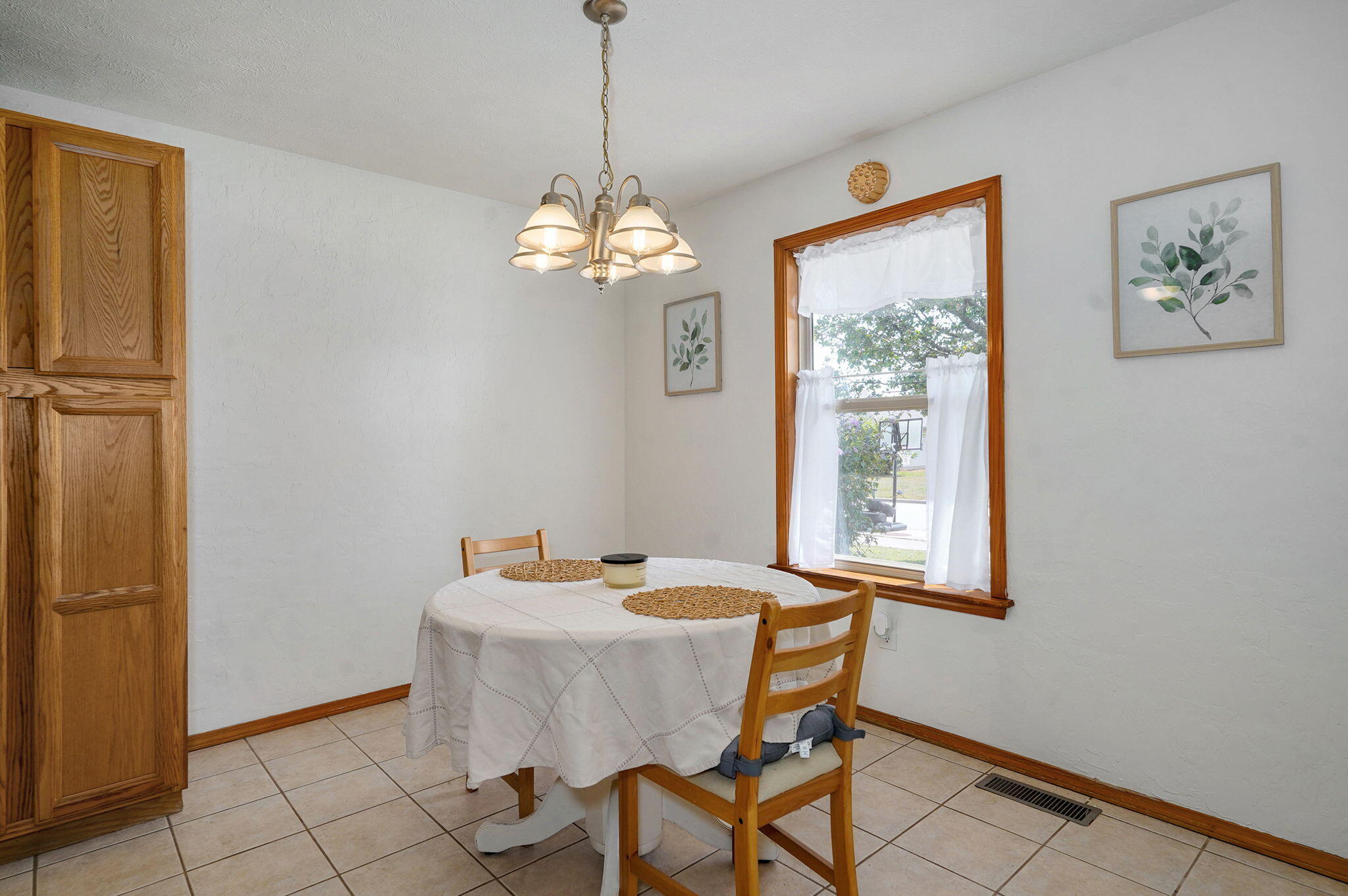 4449 W Madison Street