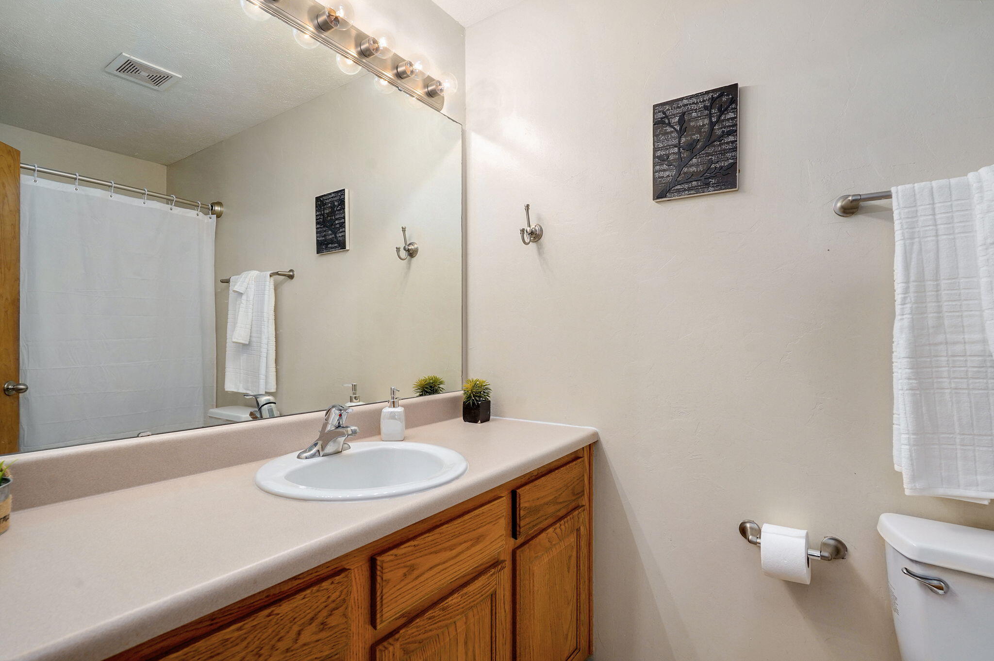 4449 W Madison Street