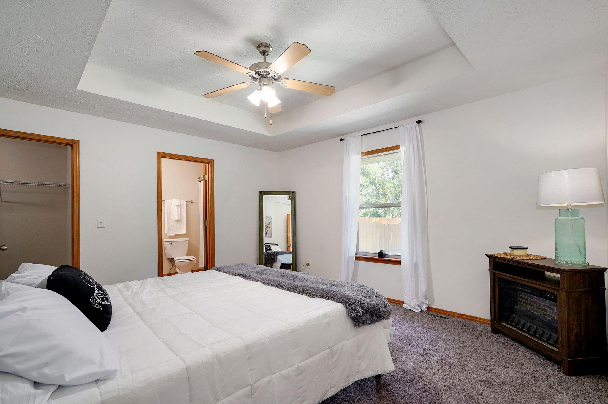 4449 W Madison Street