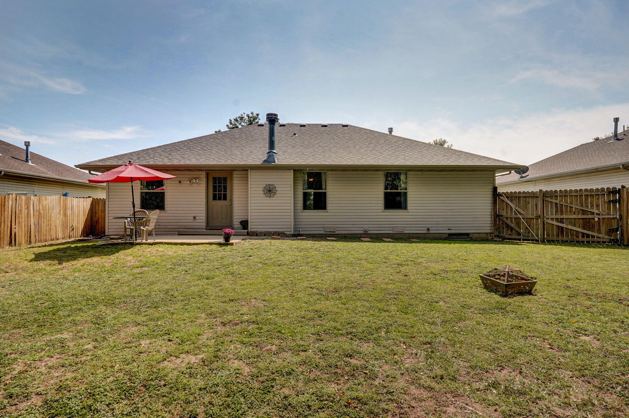 4449 W Madison Street