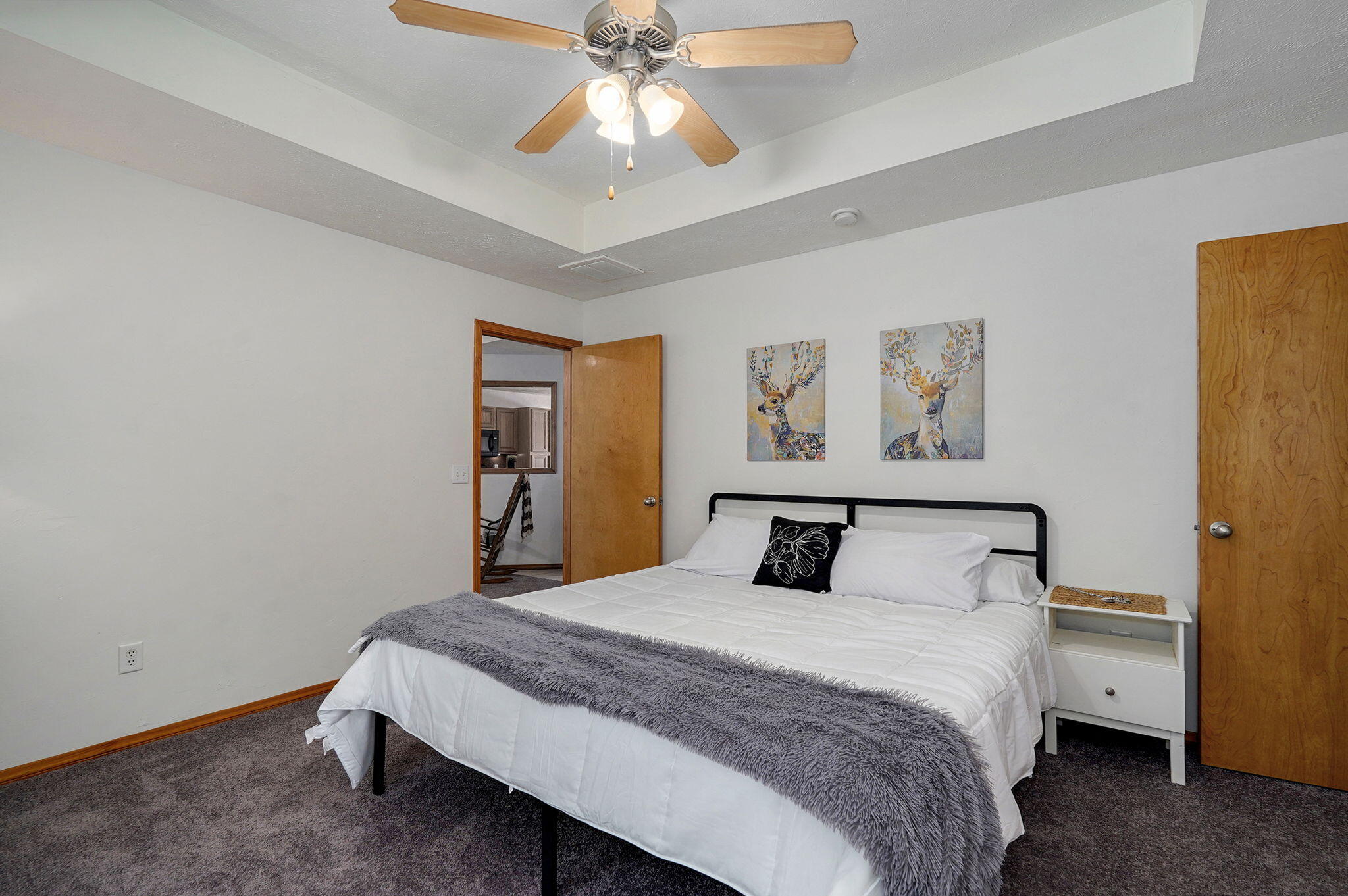 4449 W Madison Street