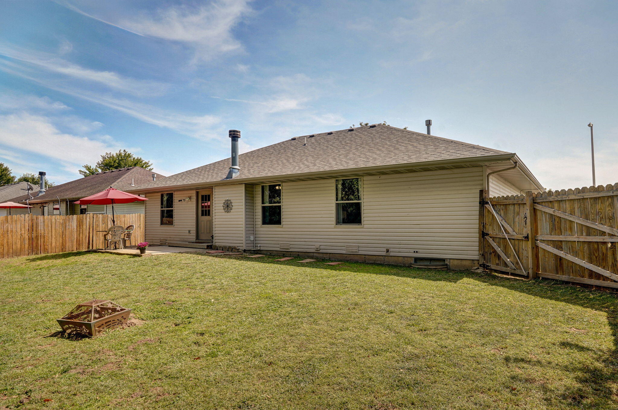 4449 W Madison Street