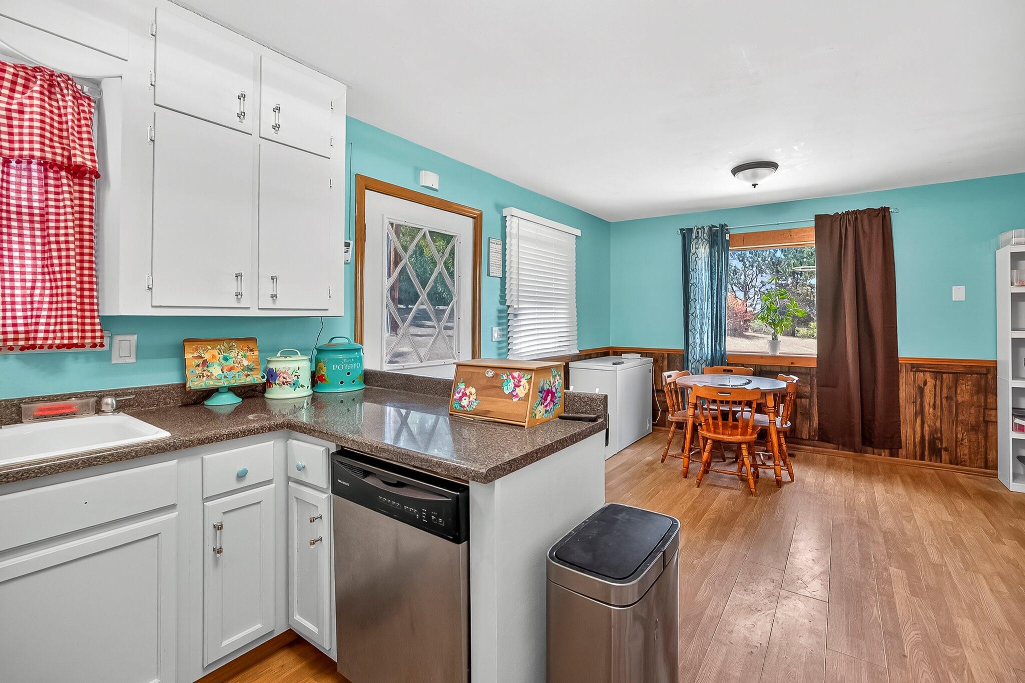 537 Dark Valley Road