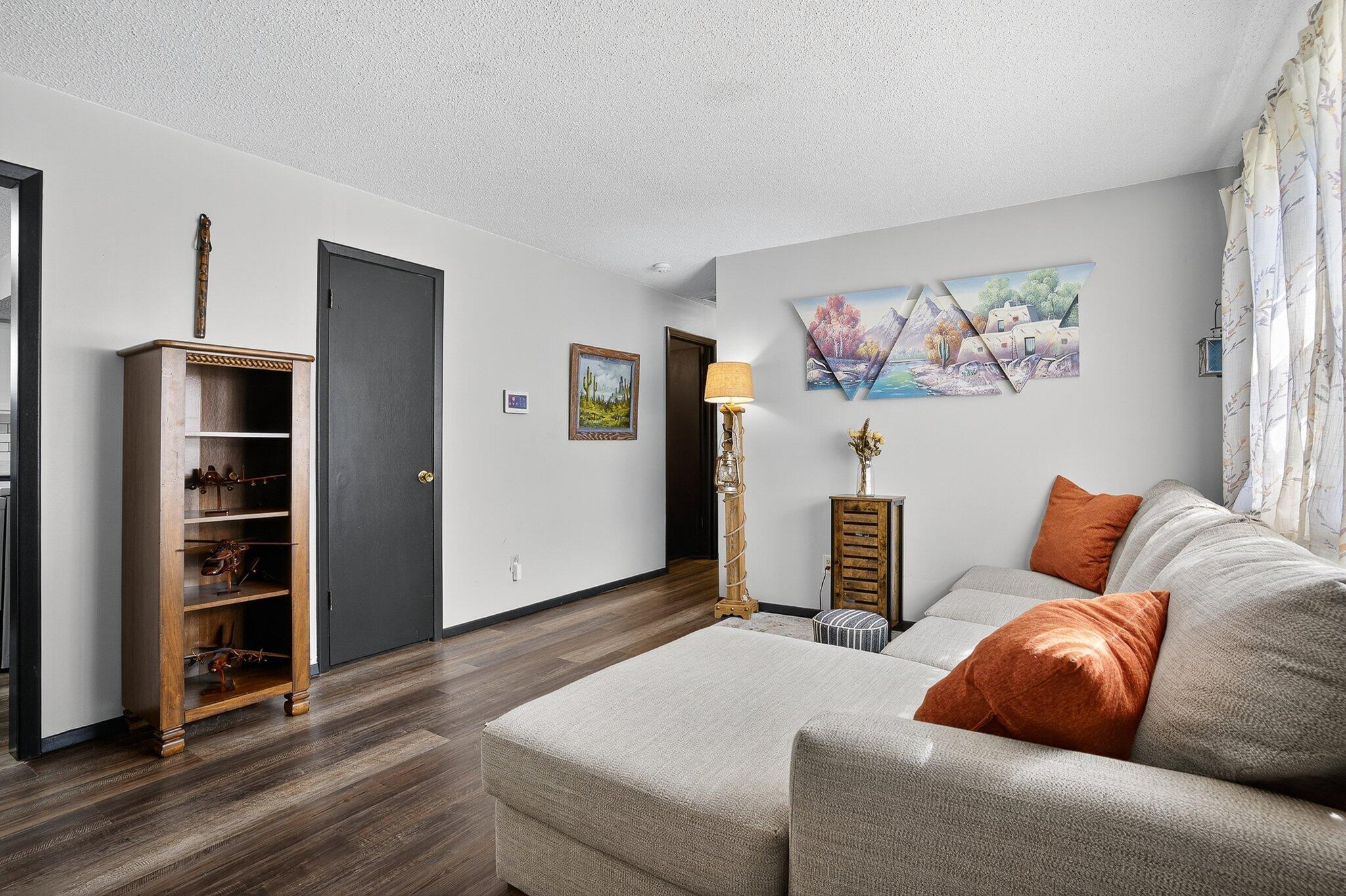 927 W Morningside Street