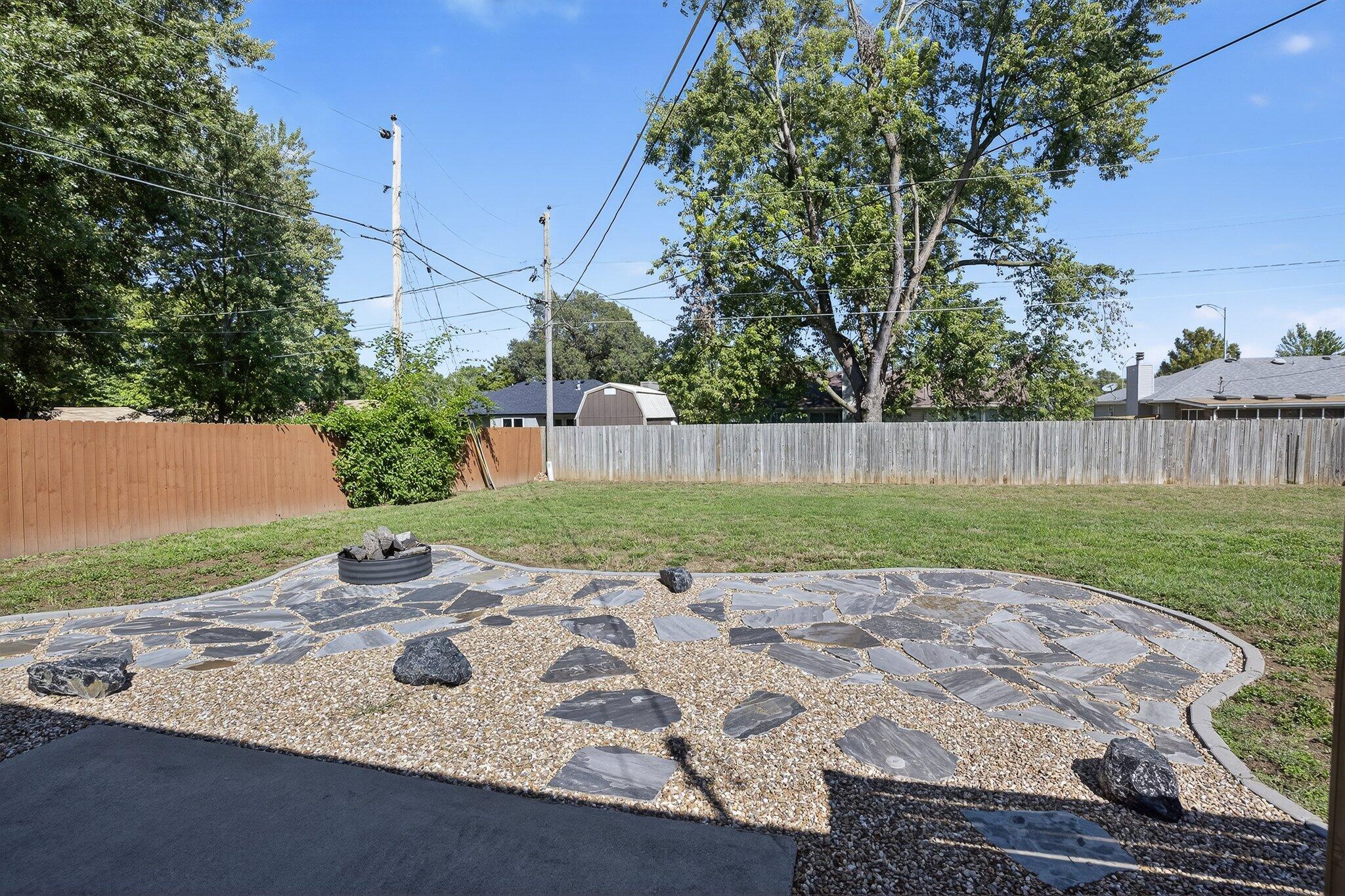 927 W Morningside Street