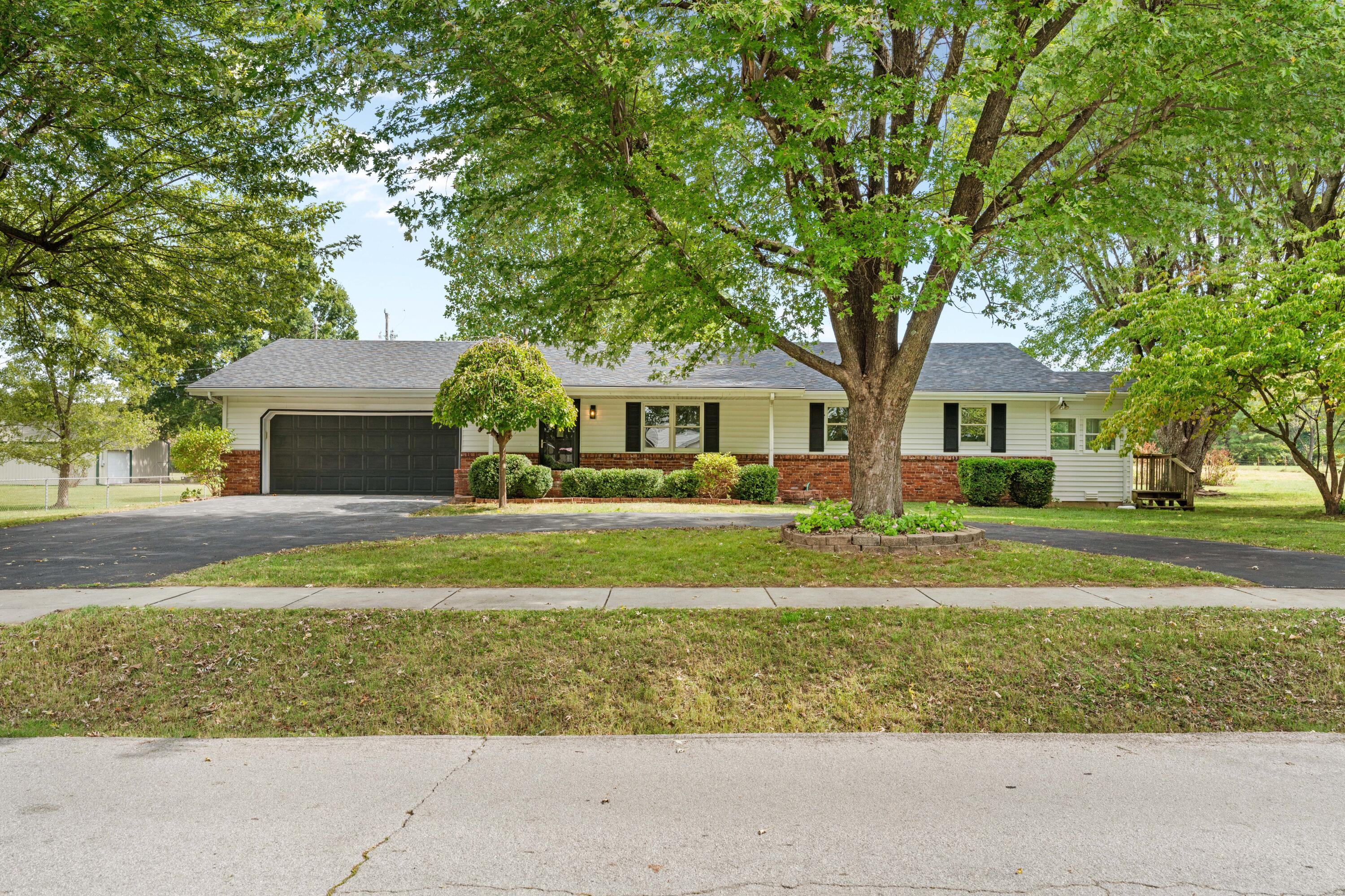 5112 S Cloverdale Lane