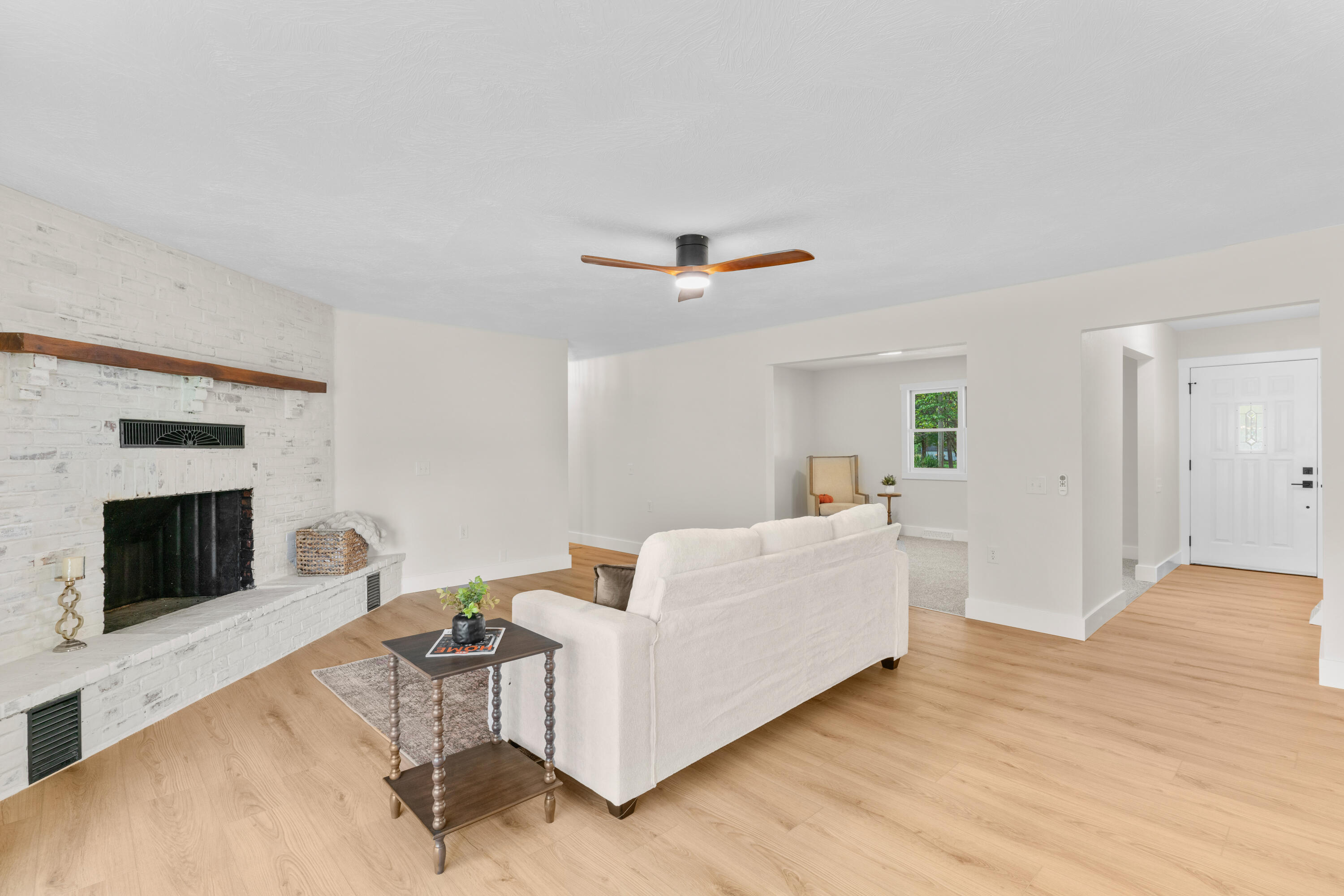 5112 S Cloverdale Lane