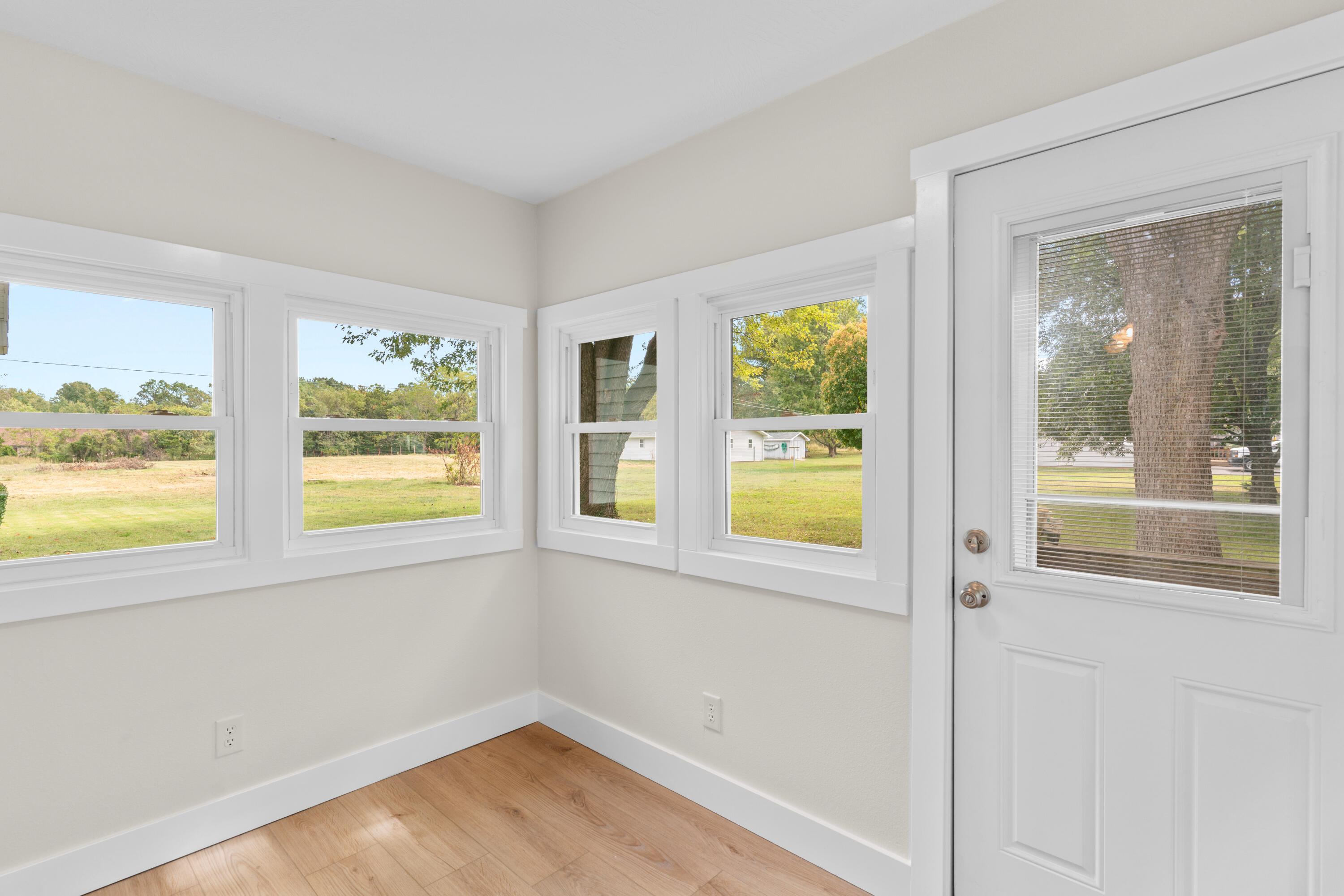 5112 S Cloverdale Lane
