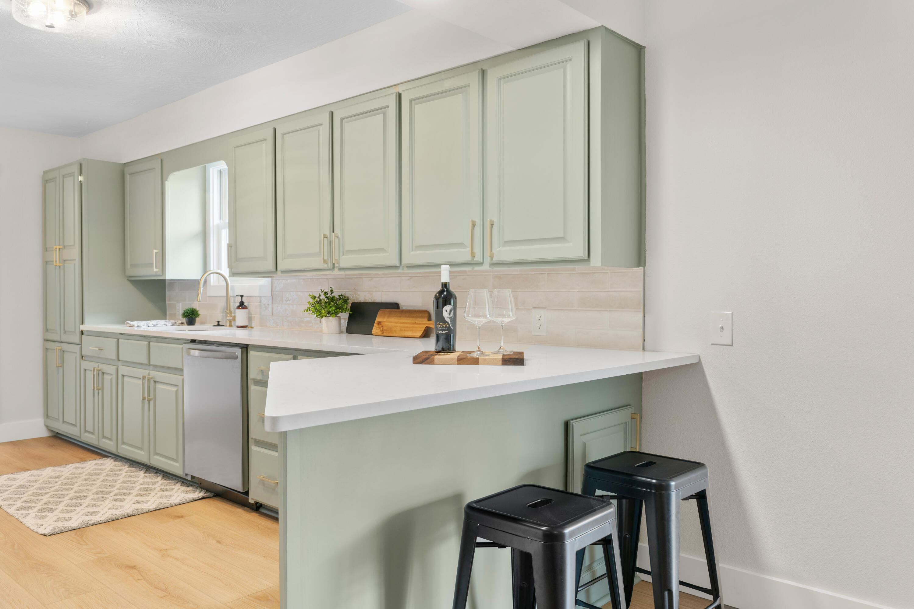 5112 S Cloverdale Lane