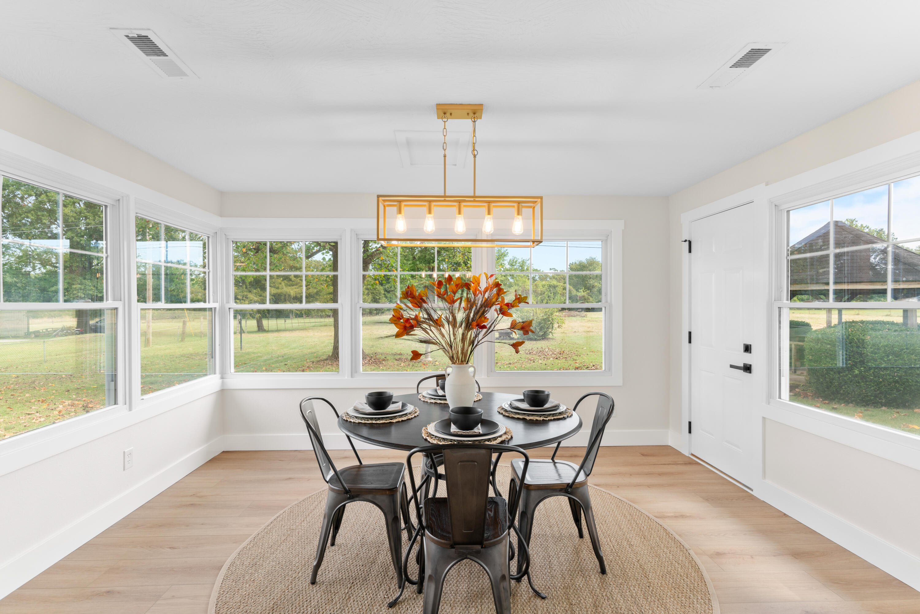 5112 S Cloverdale Lane