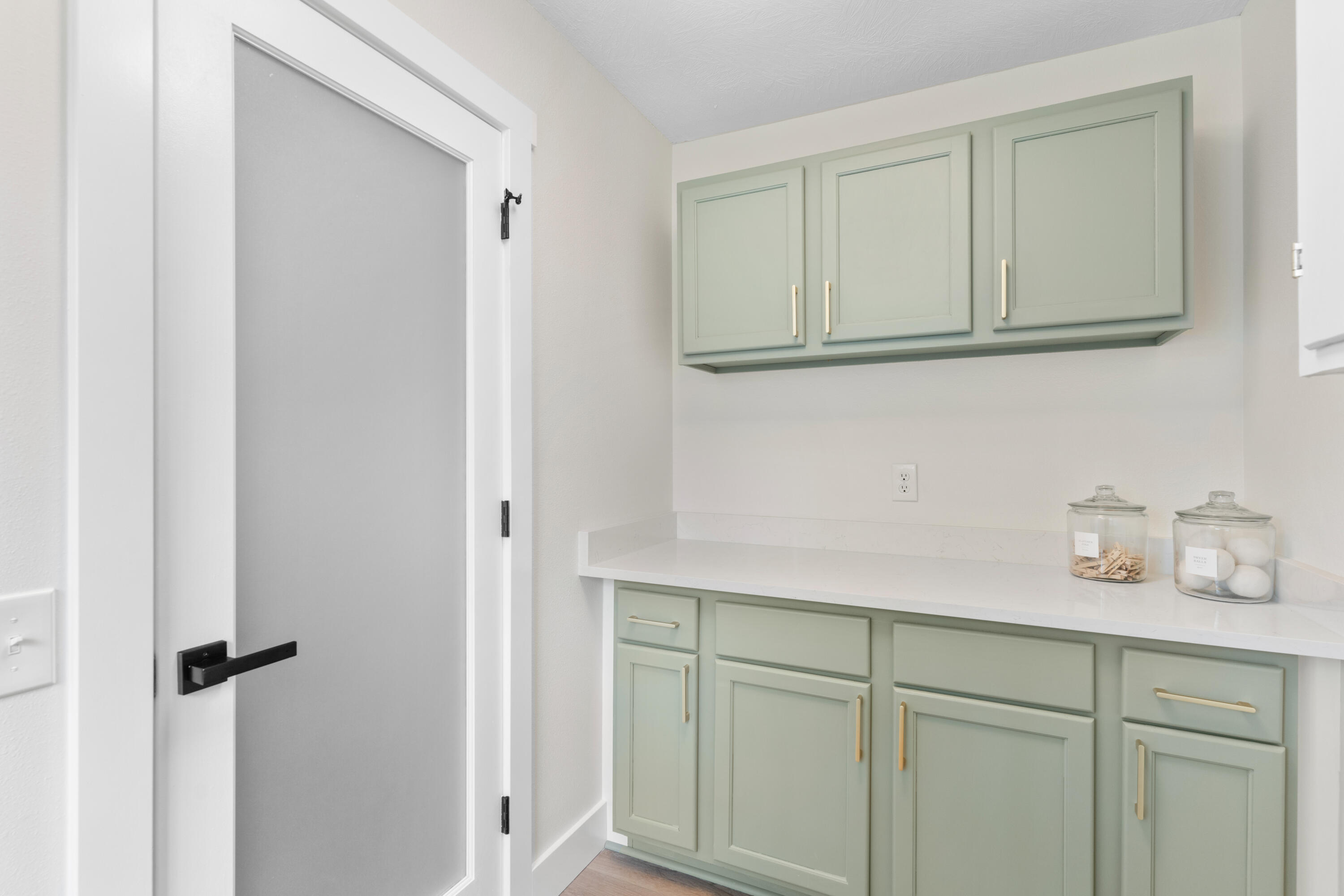 5112 S Cloverdale Lane