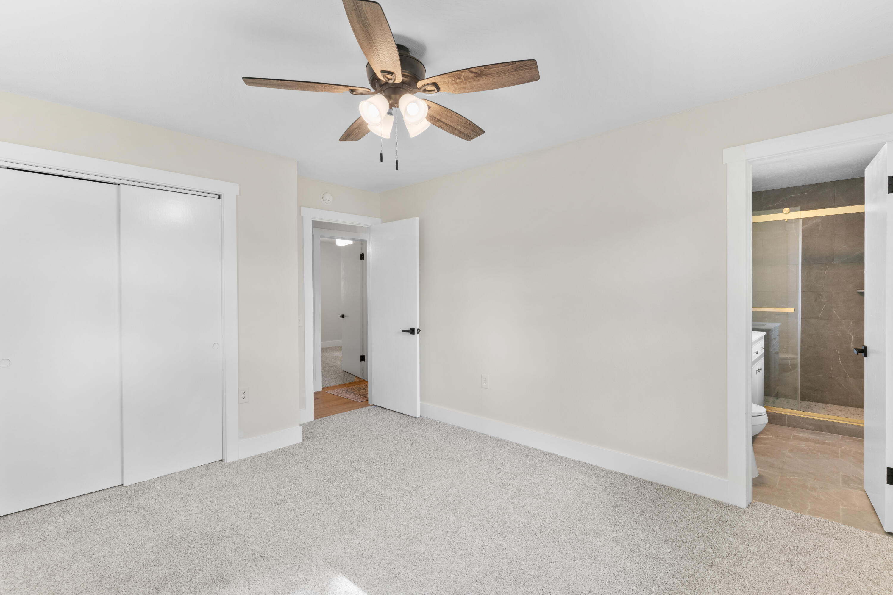 5112 S Cloverdale Lane
