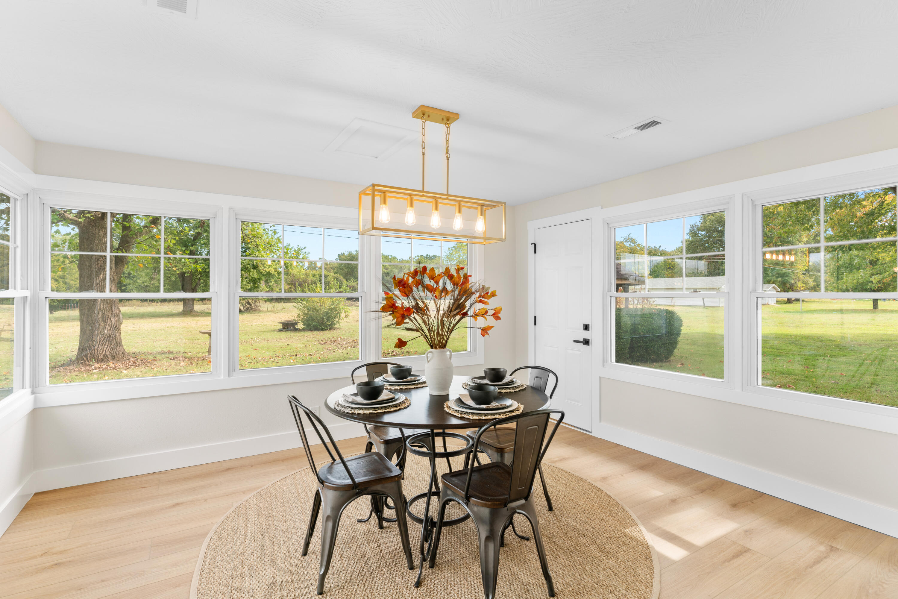 5112 S Cloverdale Lane