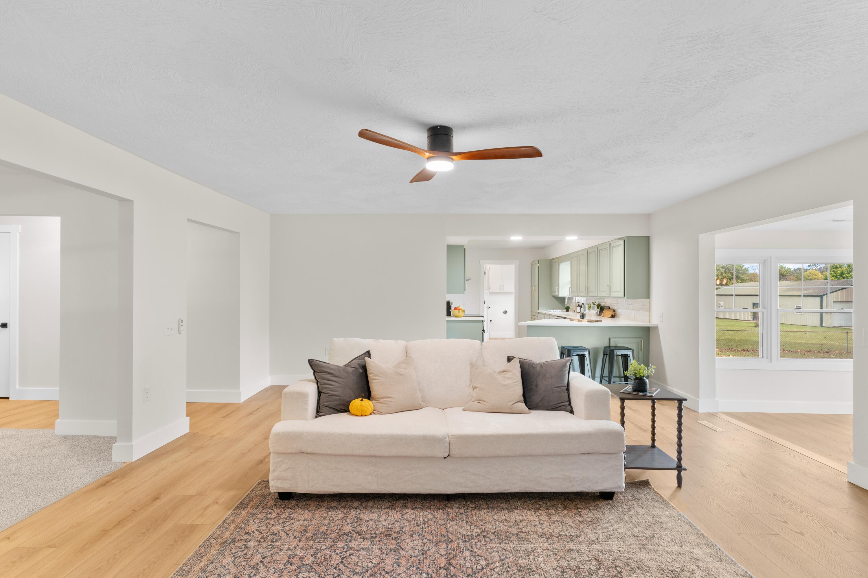 5112 S Cloverdale Lane