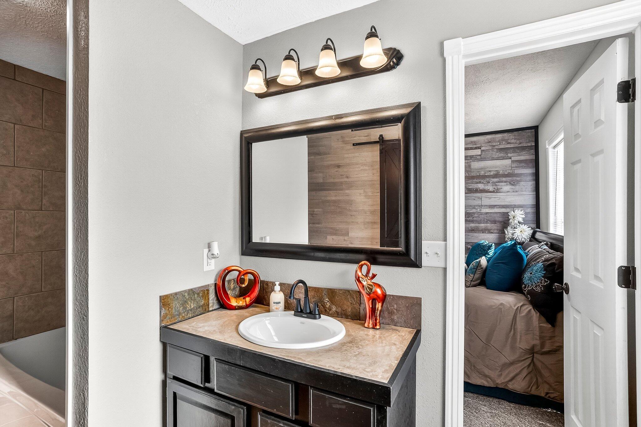 2800 W Washita Street