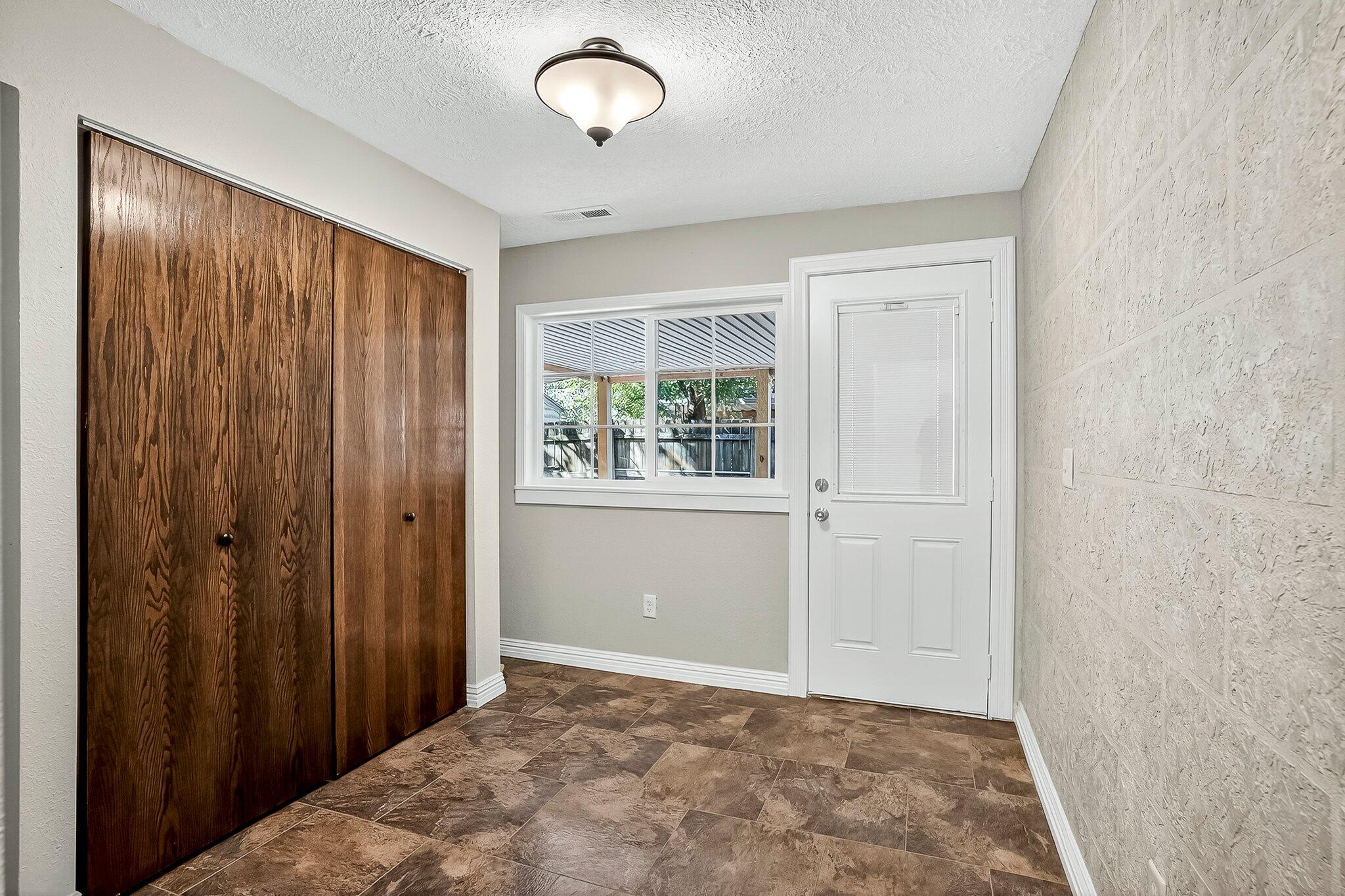 2800 W Washita Street