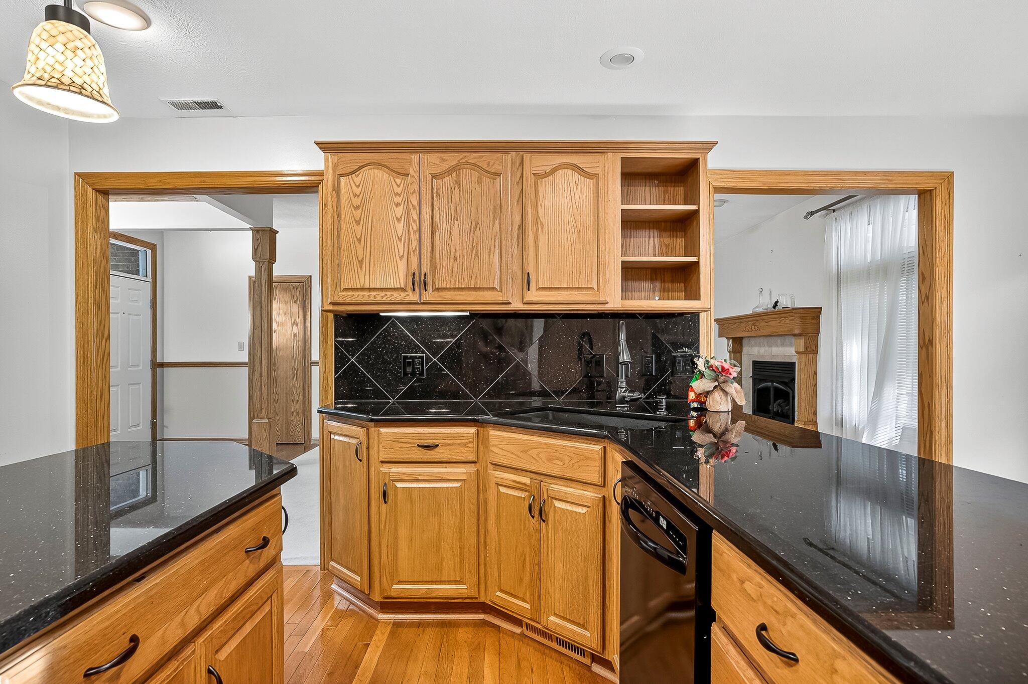 1352 W Vancouver Street