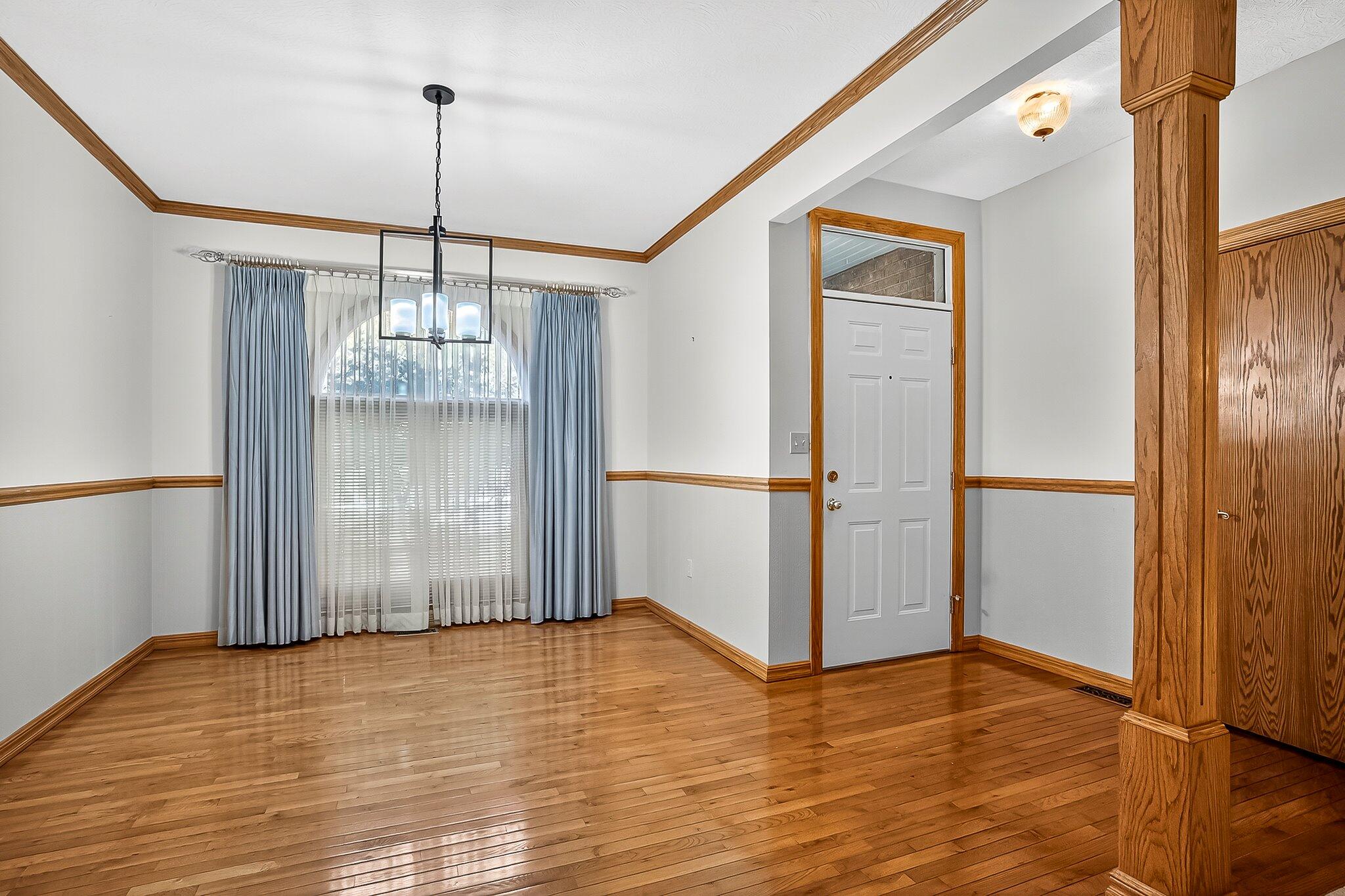 1352 W Vancouver Street