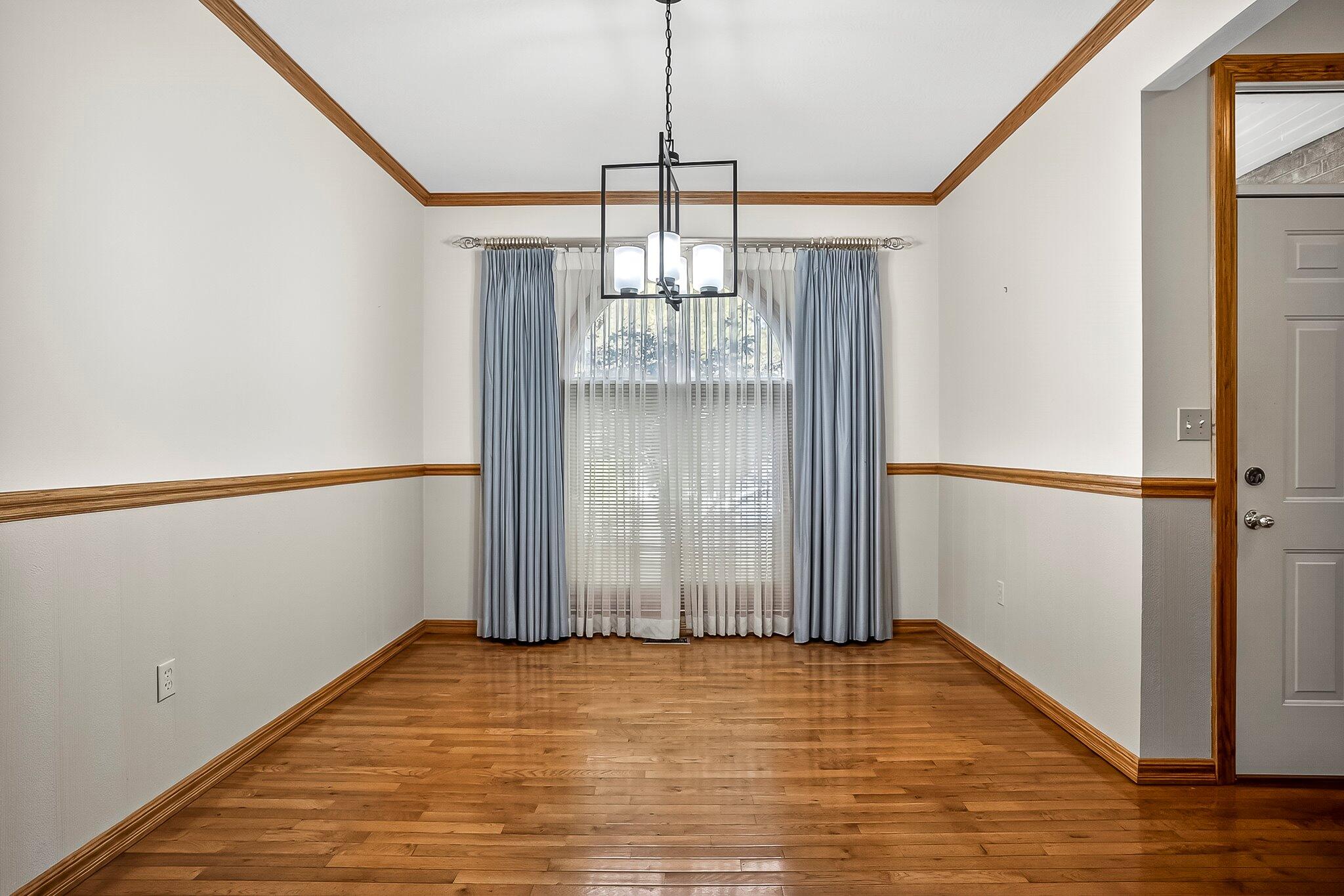 1352 W Vancouver Street