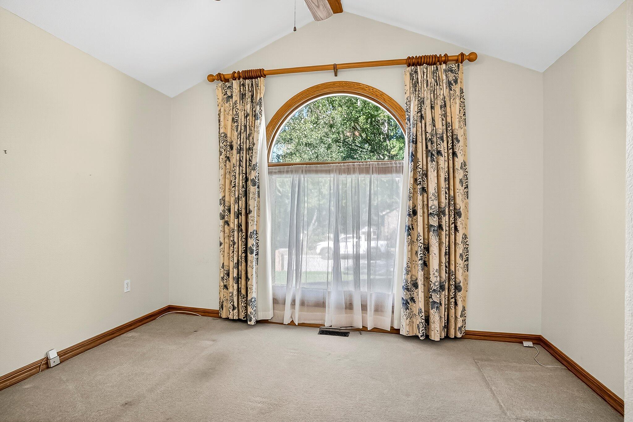 1352 W Vancouver Street