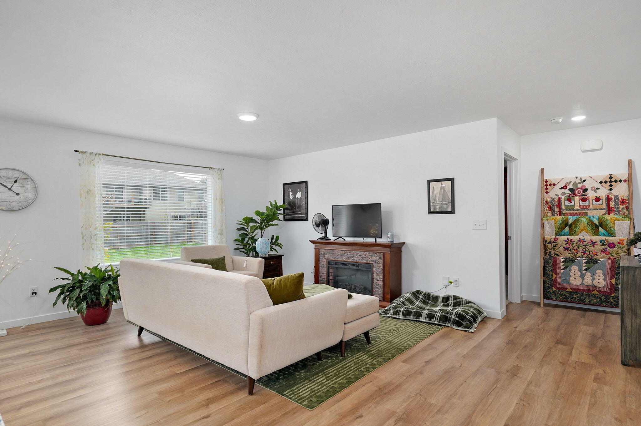 1166 S Broadview Avenue