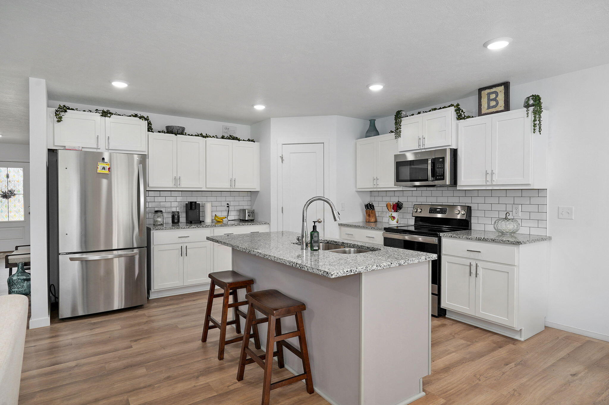 1166 S Broadview Avenue