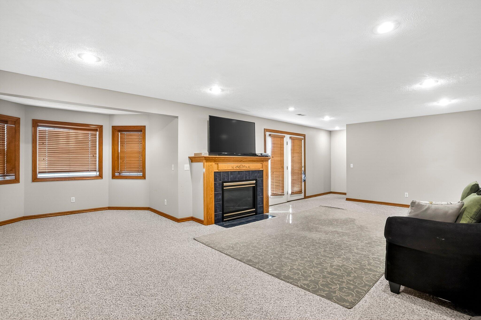 904 E Elizabeth Street