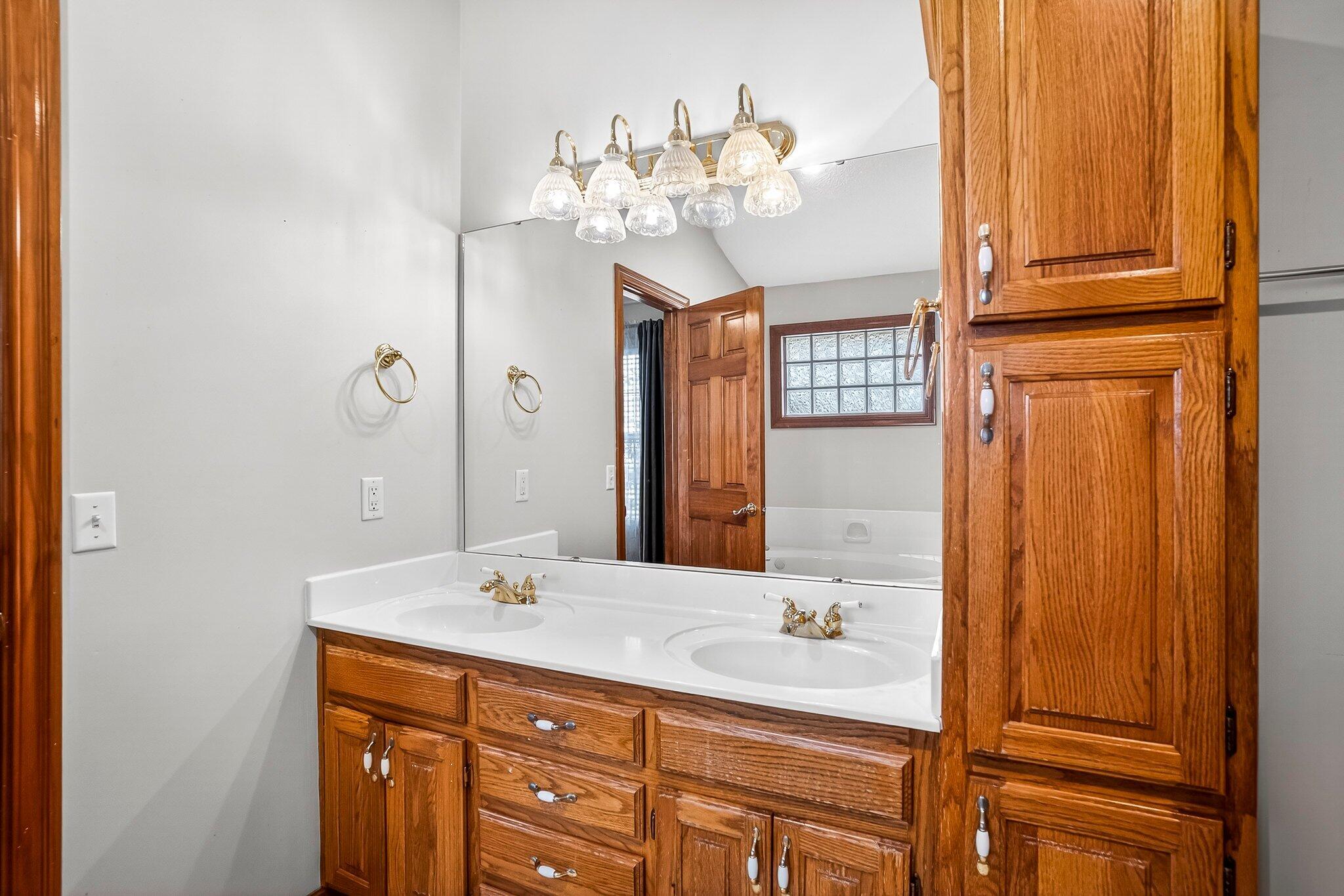 904 E Elizabeth Street