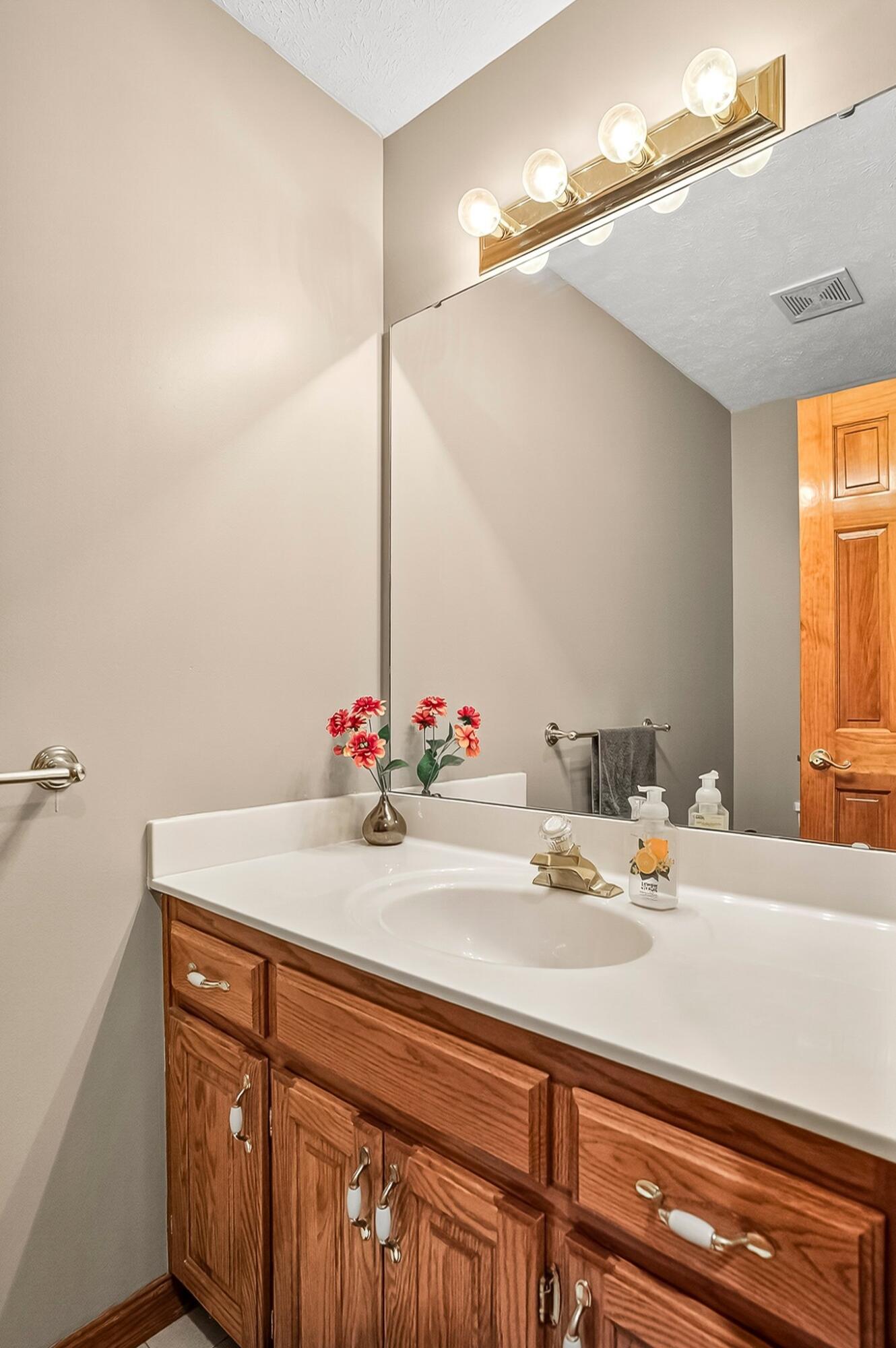 904 E Elizabeth Street