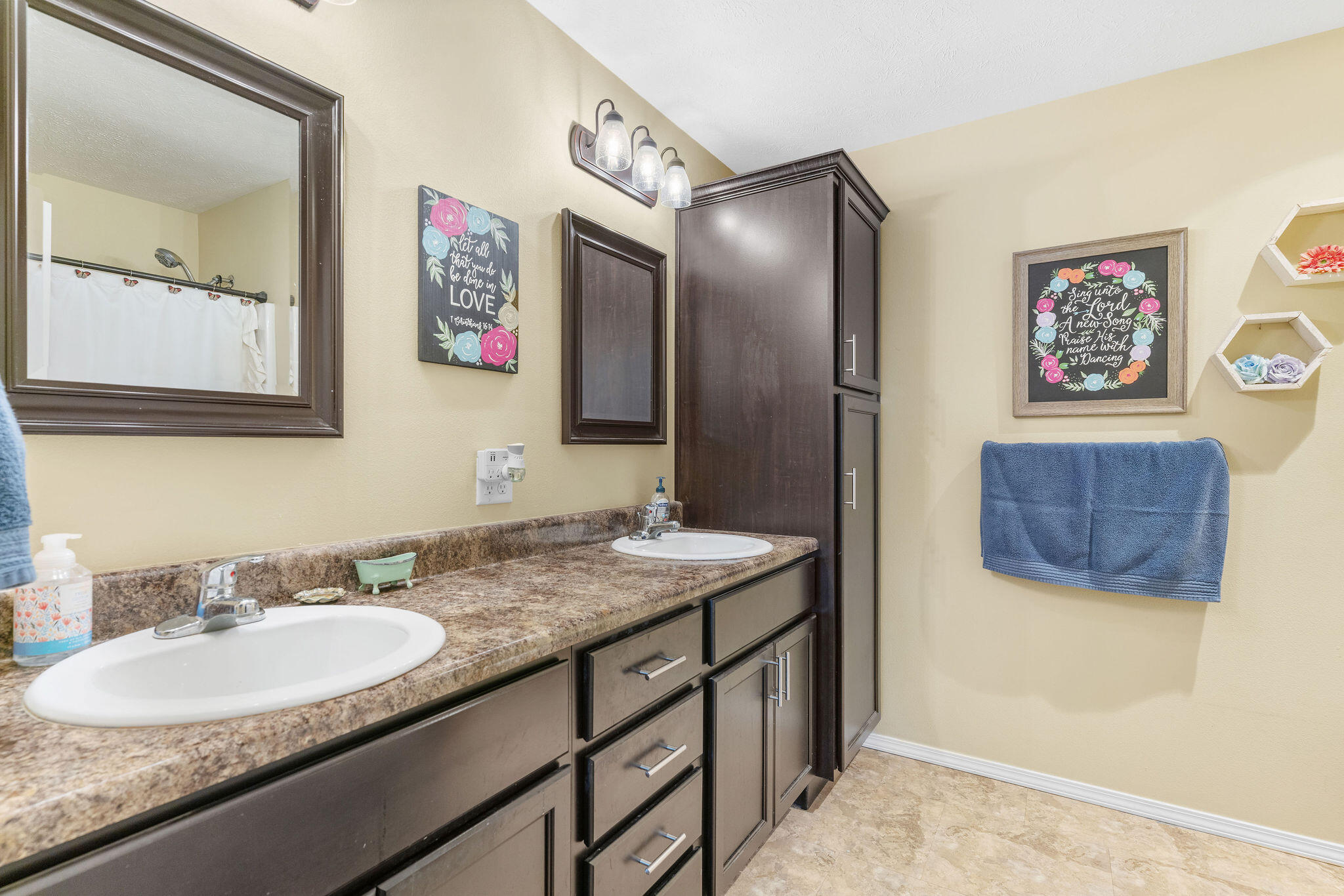 304 W Picardy Street