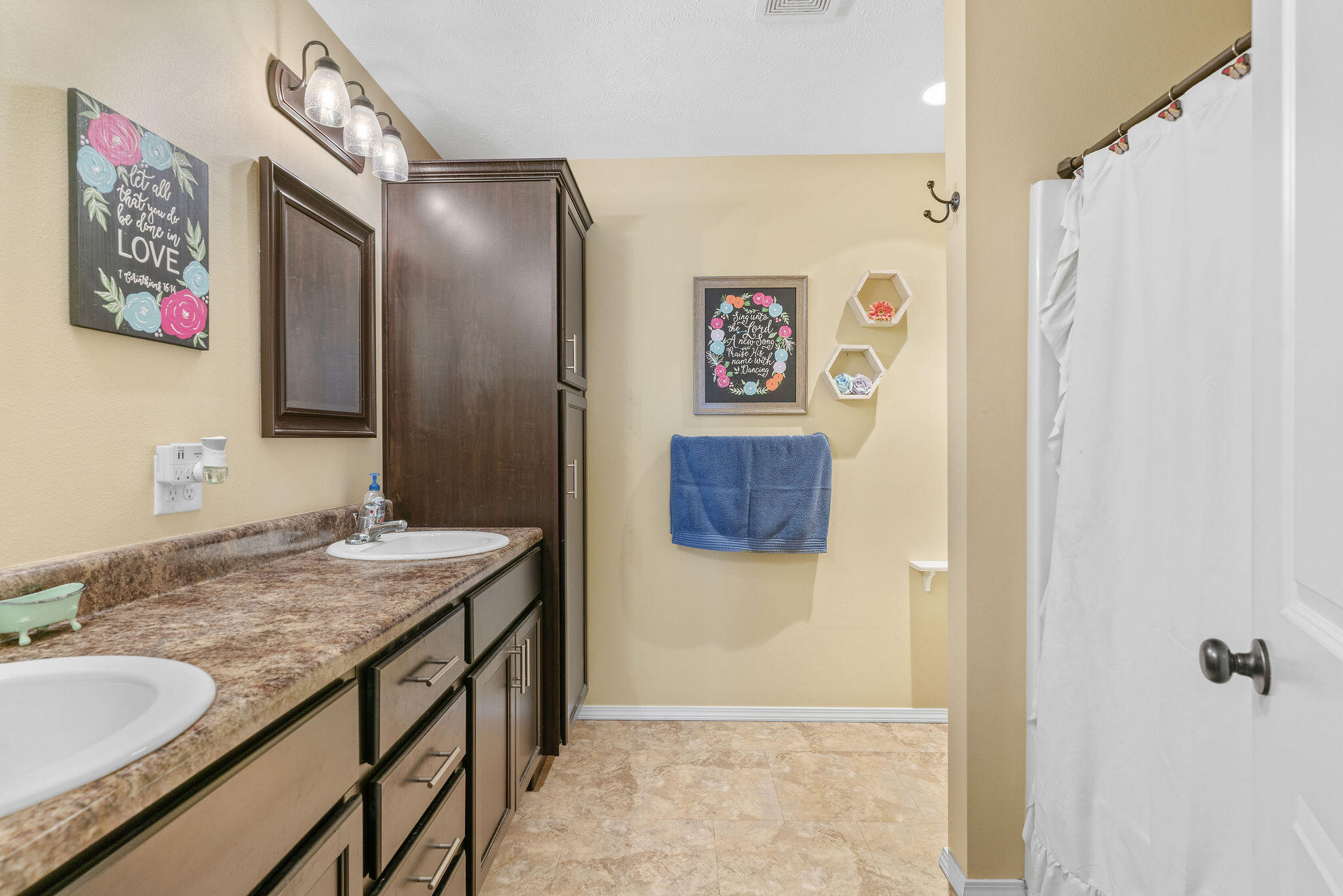 304 W Picardy Street