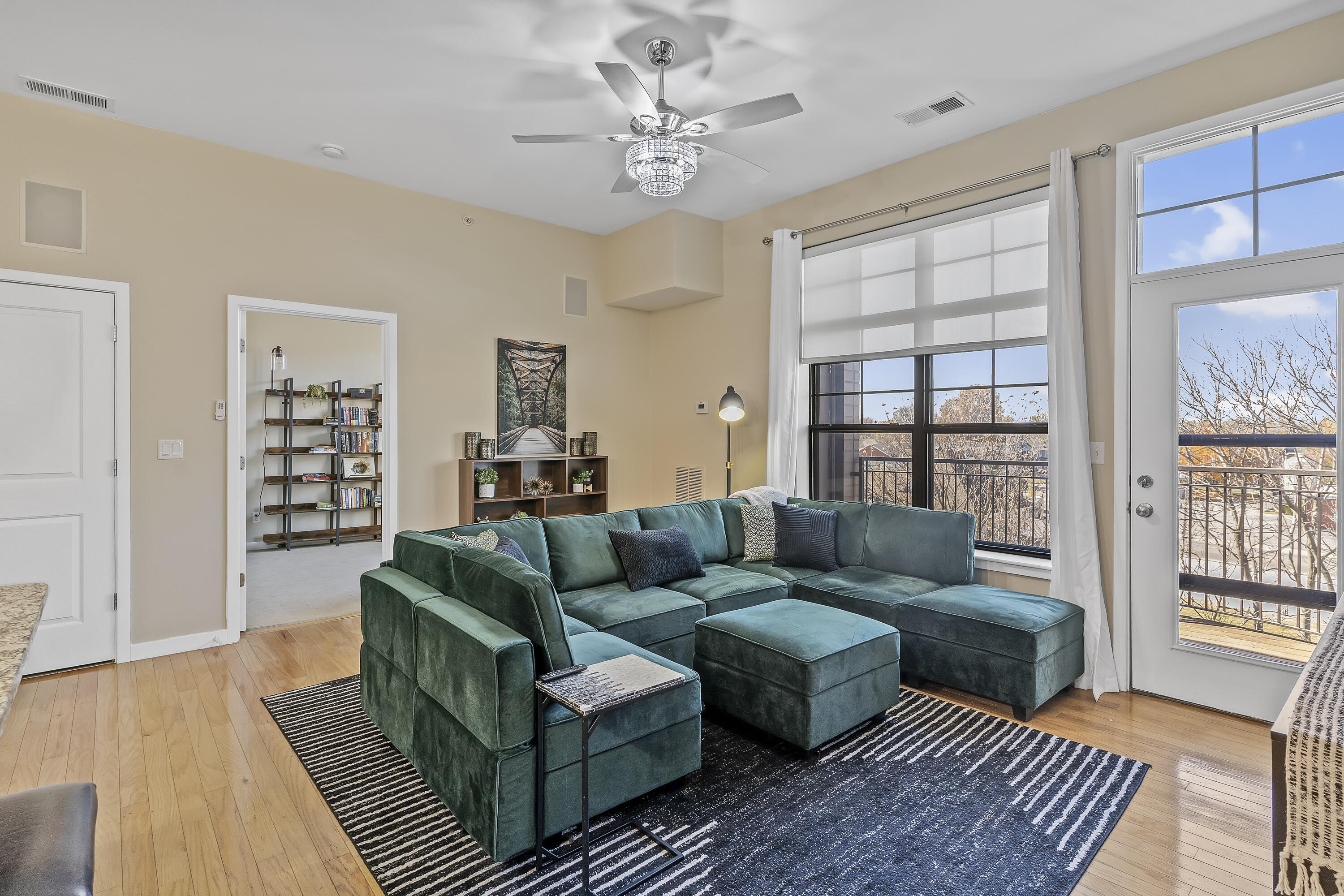 623 W Walnut Street Unit: 407