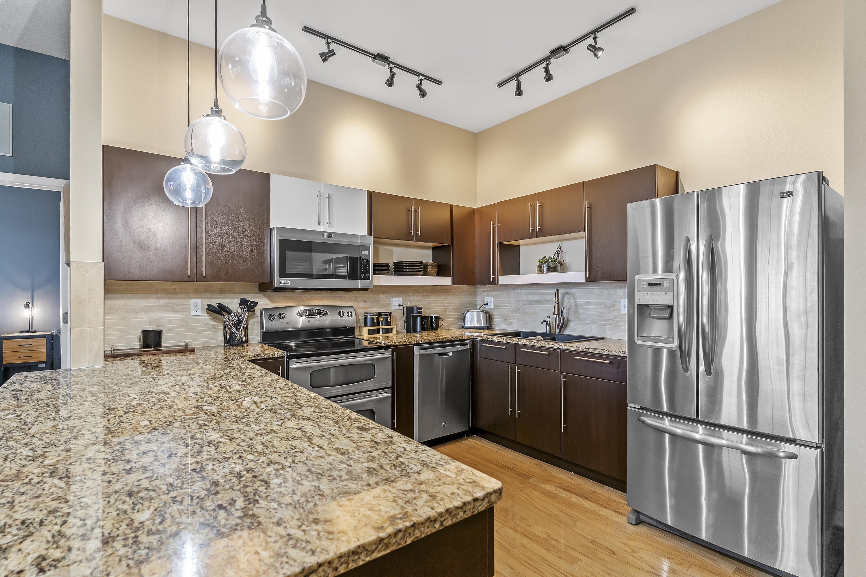 623 W Walnut Street Unit: 407