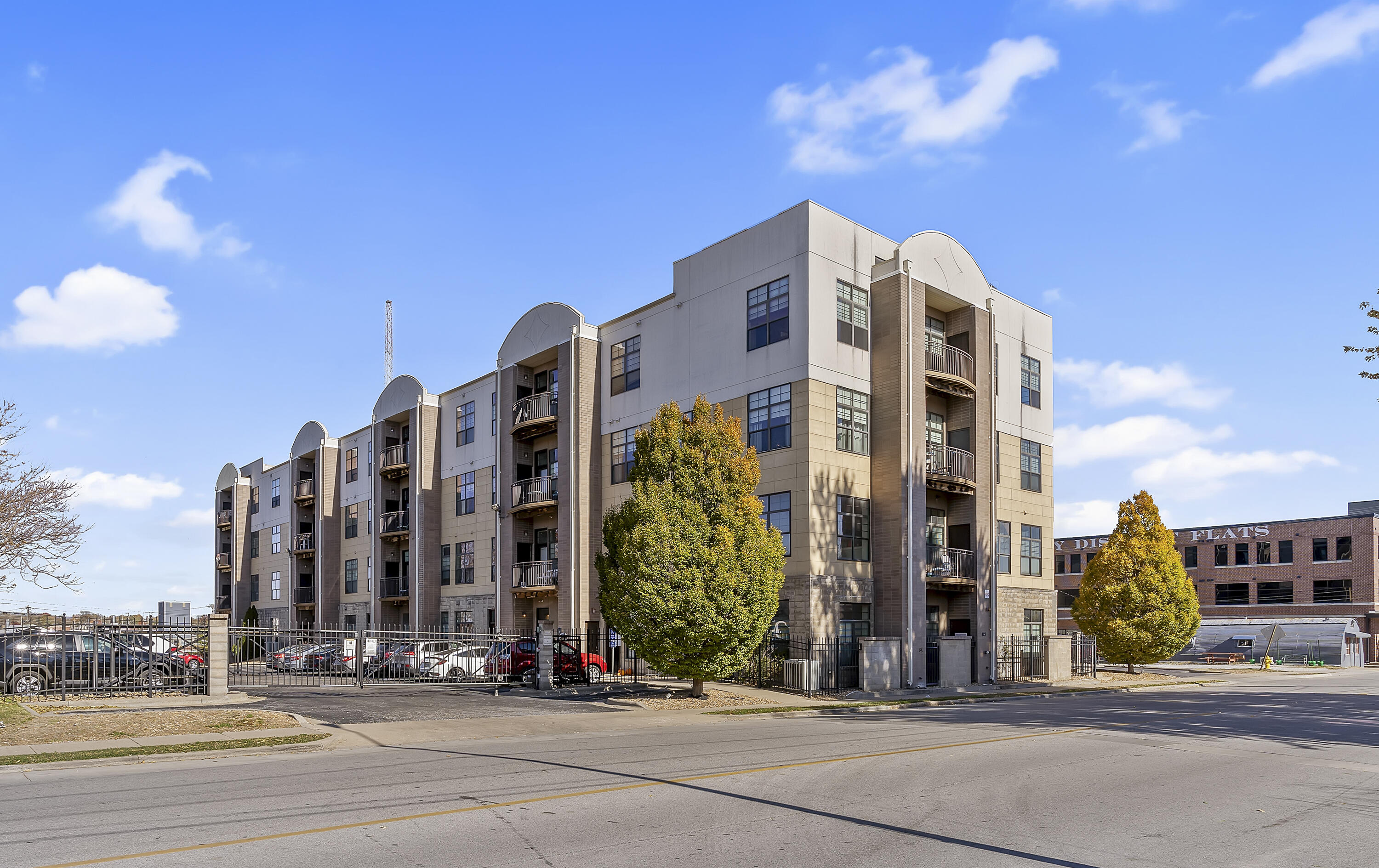 623 W Walnut Street Unit: 407