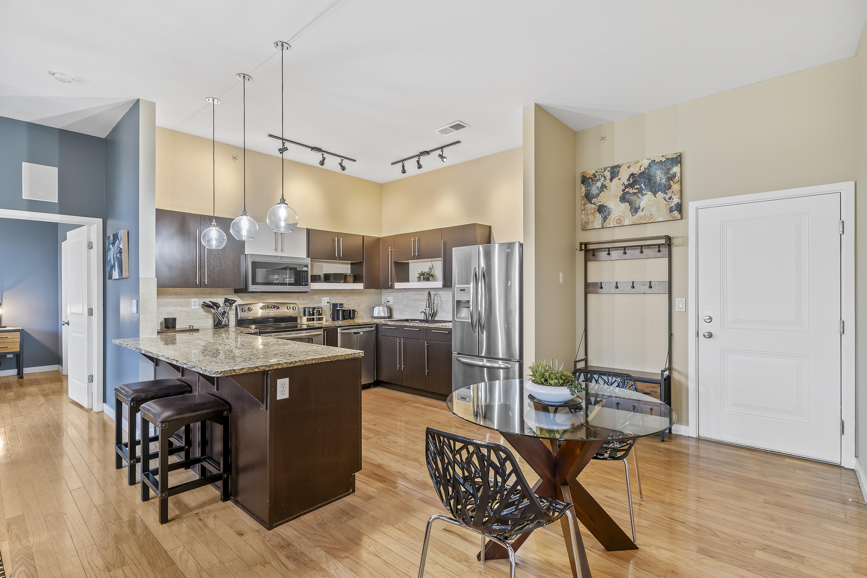 623 W Walnut Street Unit: 407