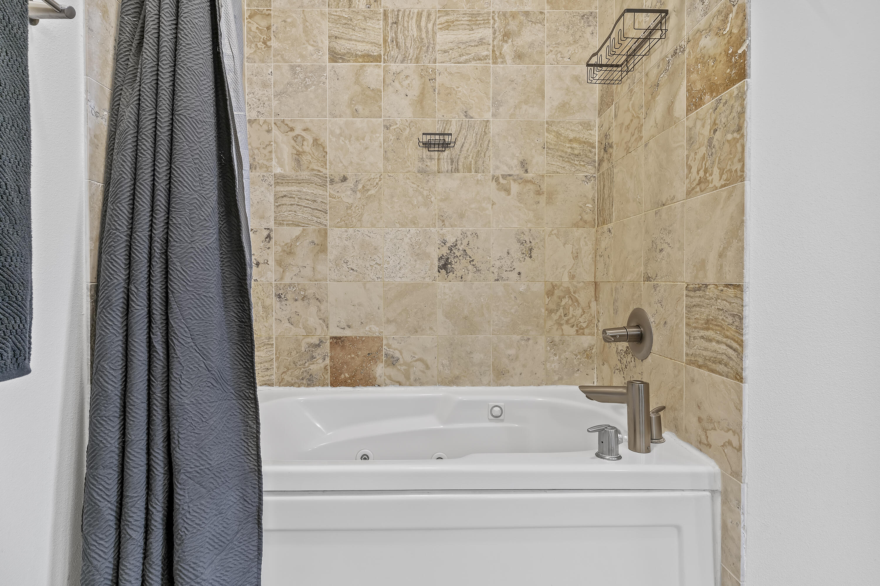 623 W Walnut Street Unit: 407