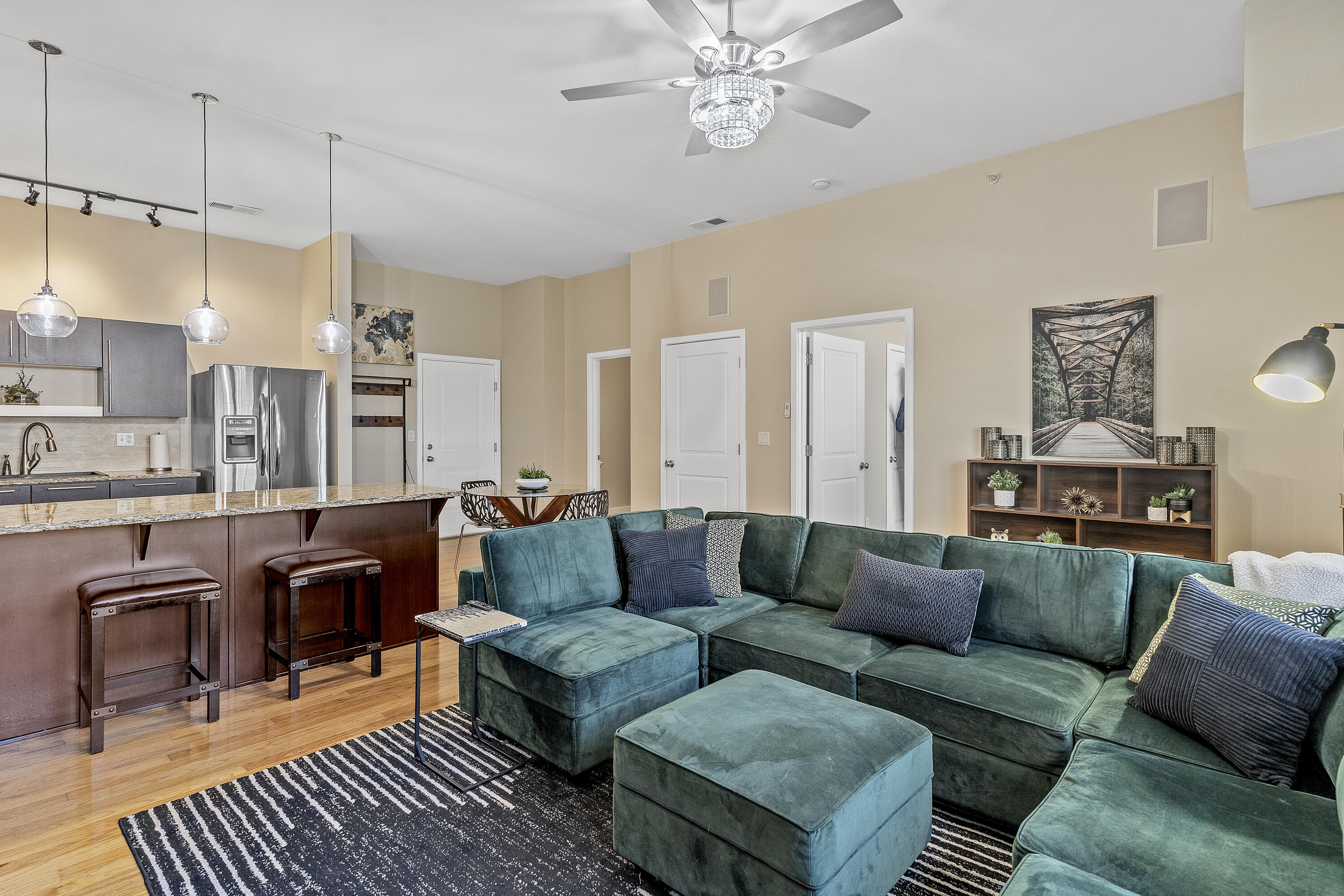 623 W Walnut Street Unit: 407