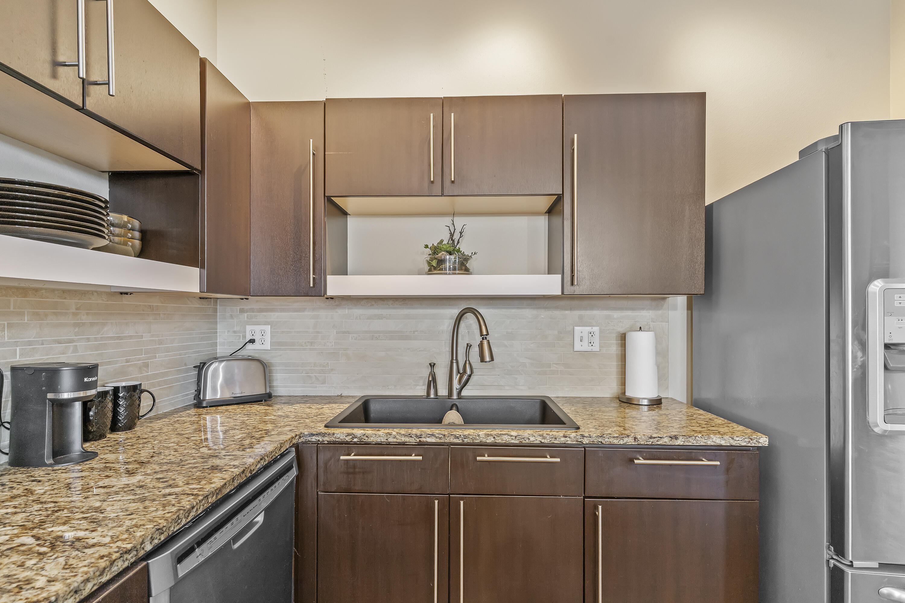 623 W Walnut Street Unit: 407