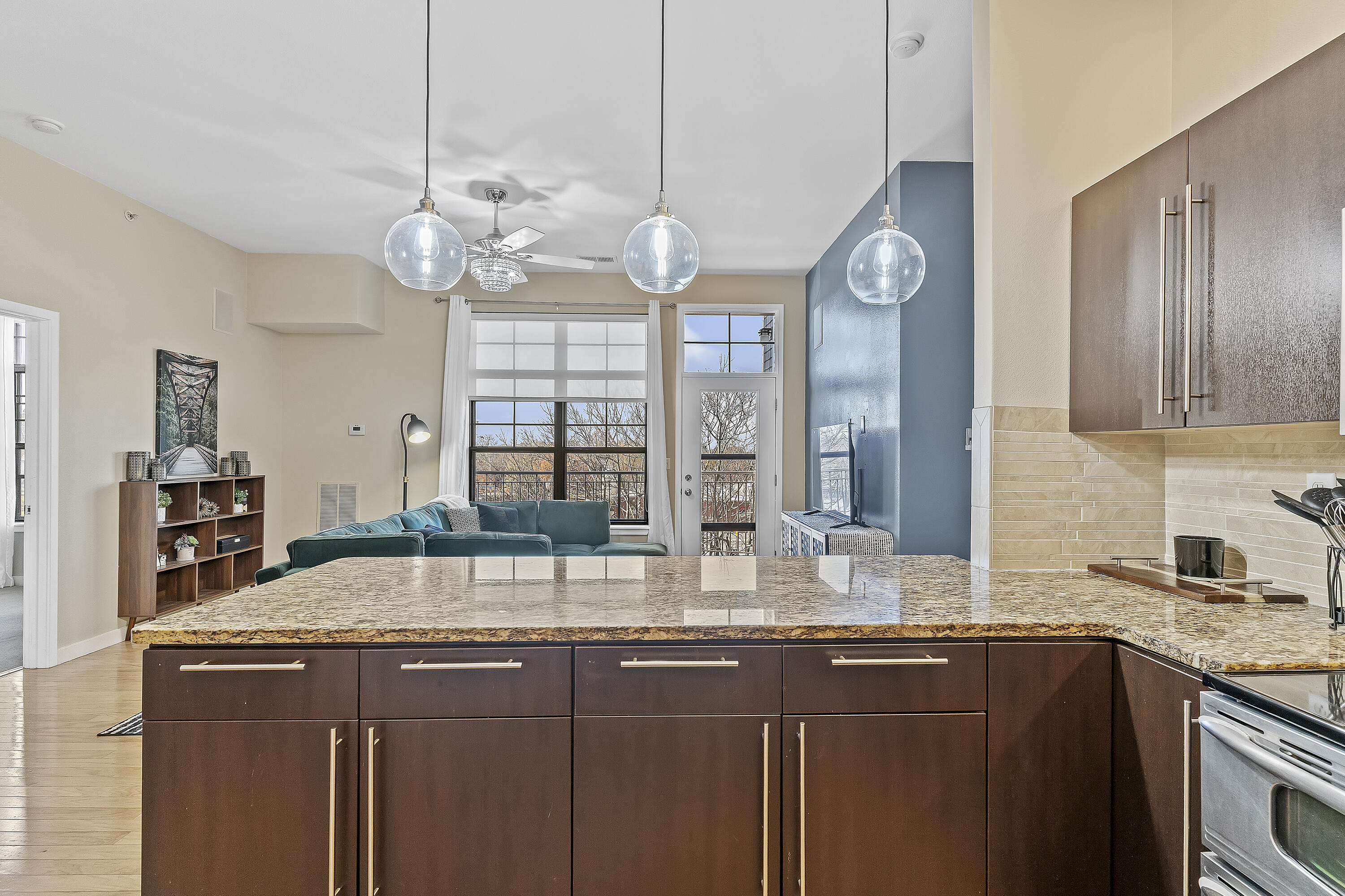 623 W Walnut Street Unit: 407