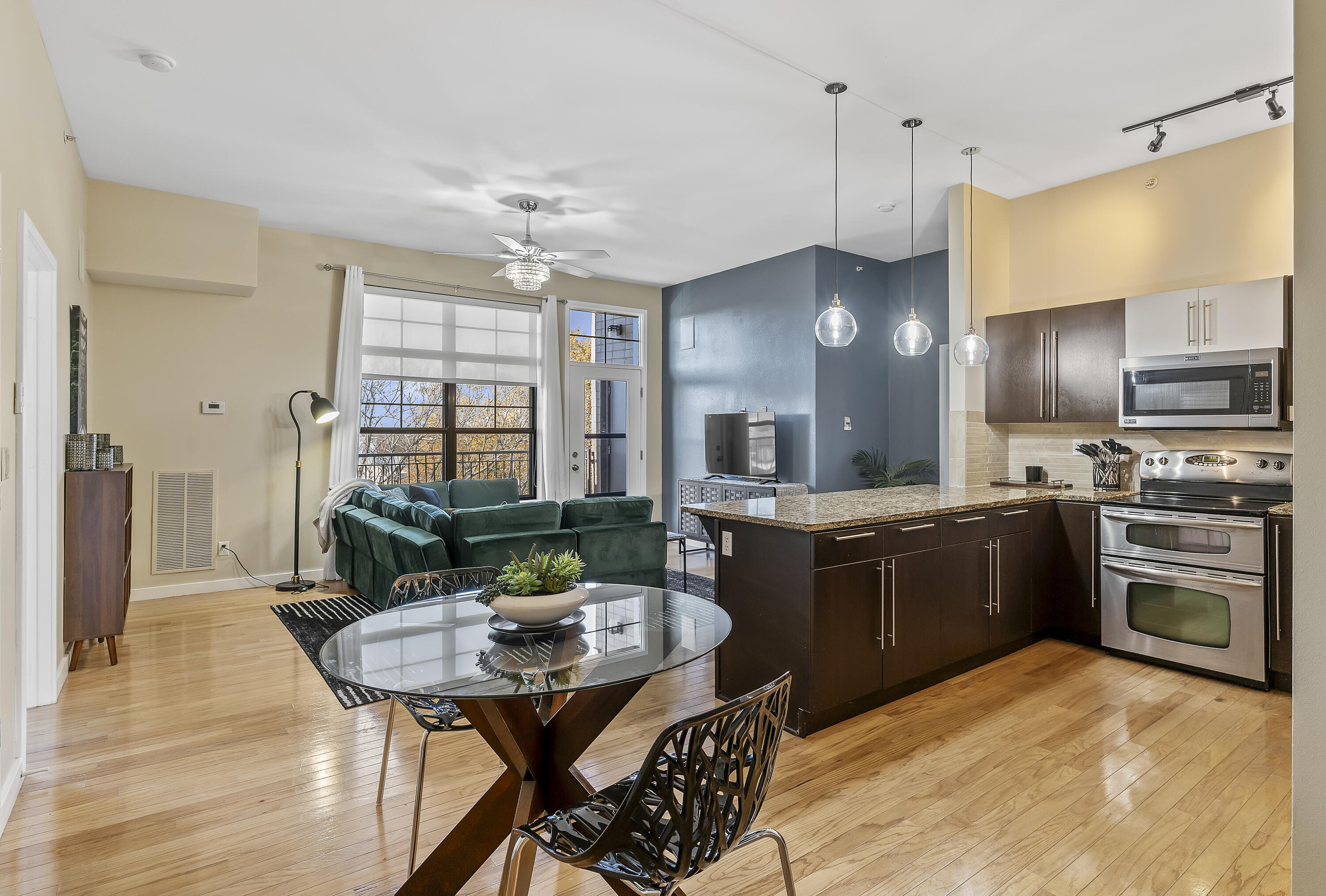 623 W Walnut Street Unit: 407