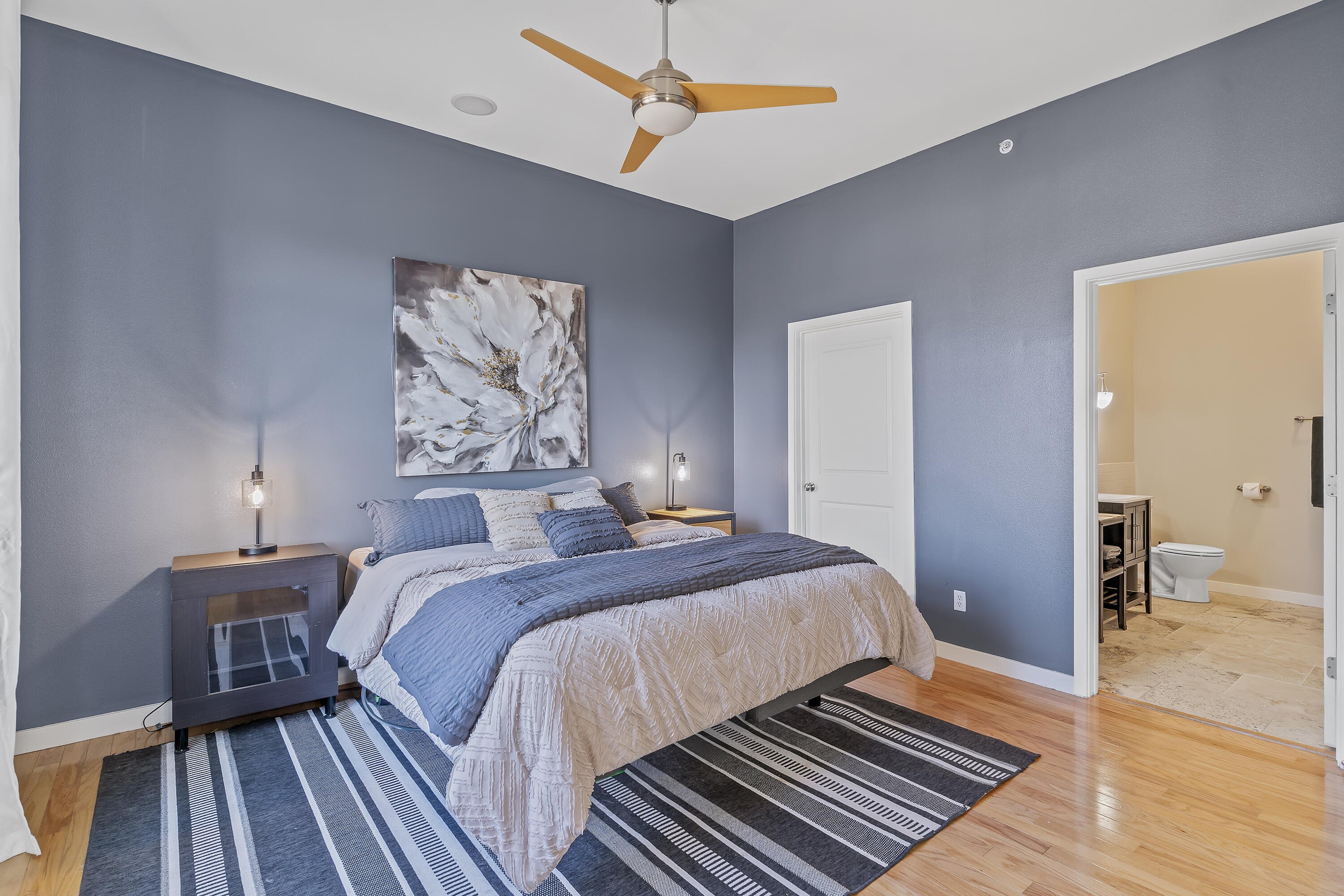 623 W Walnut Street Unit: 407