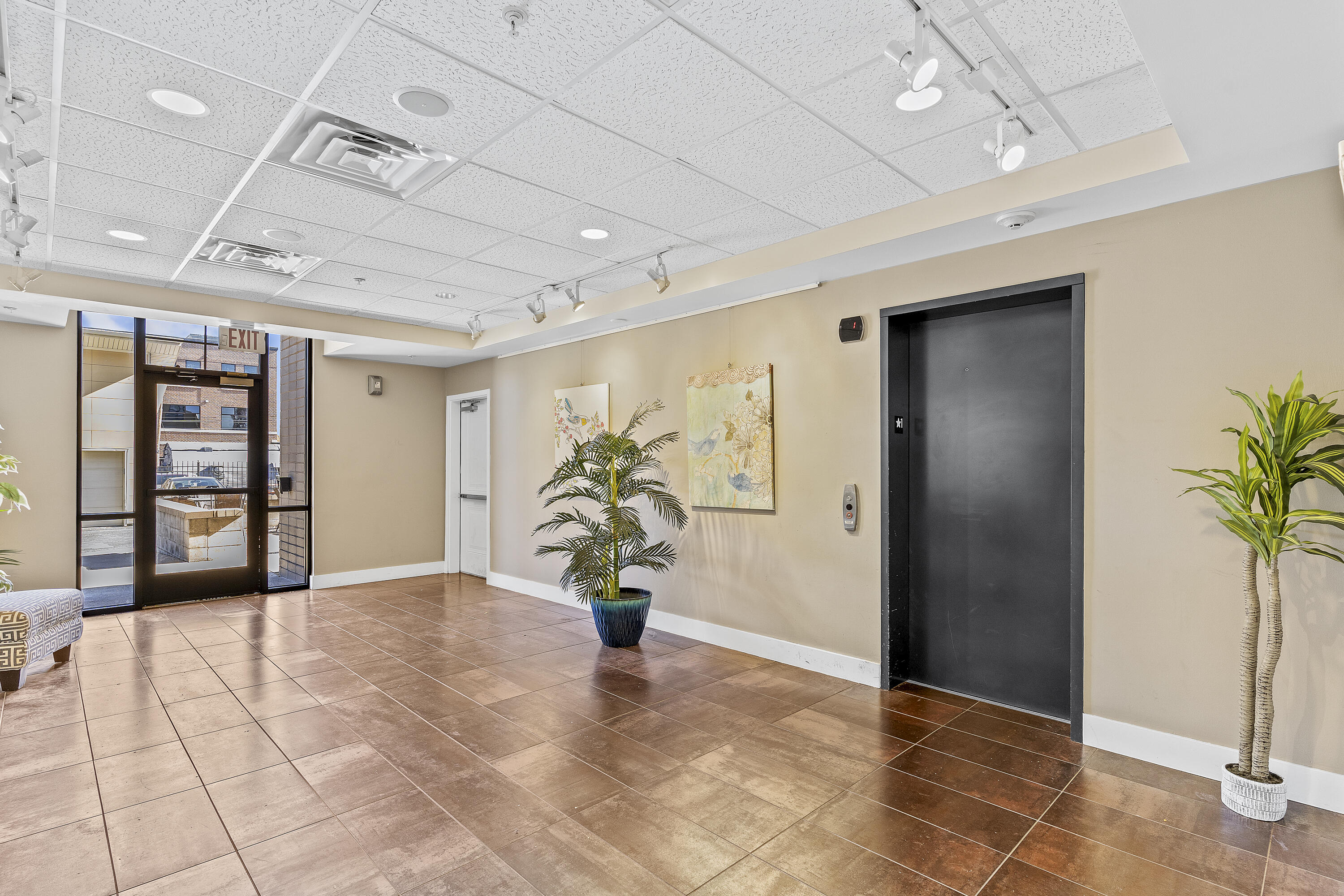 623 W Walnut Street Unit: 407