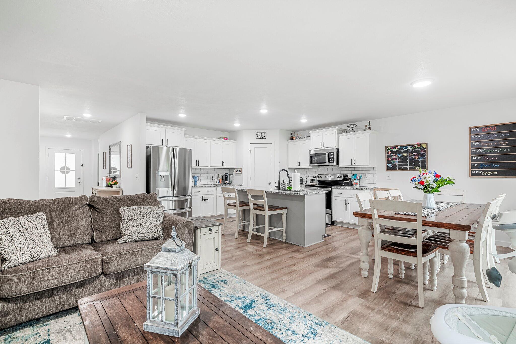 1142 S Broadview Avenue