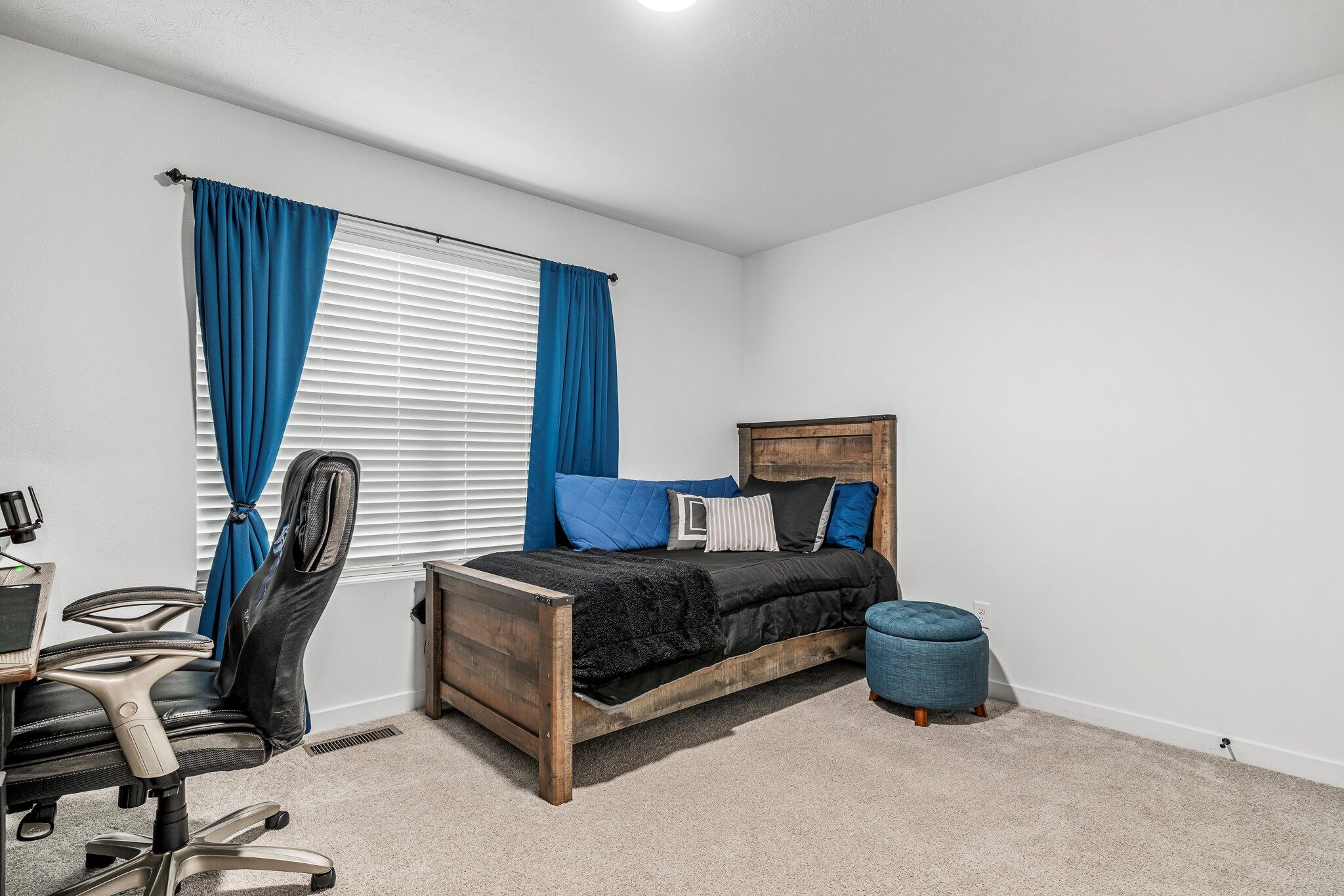 1142 S Broadview Avenue