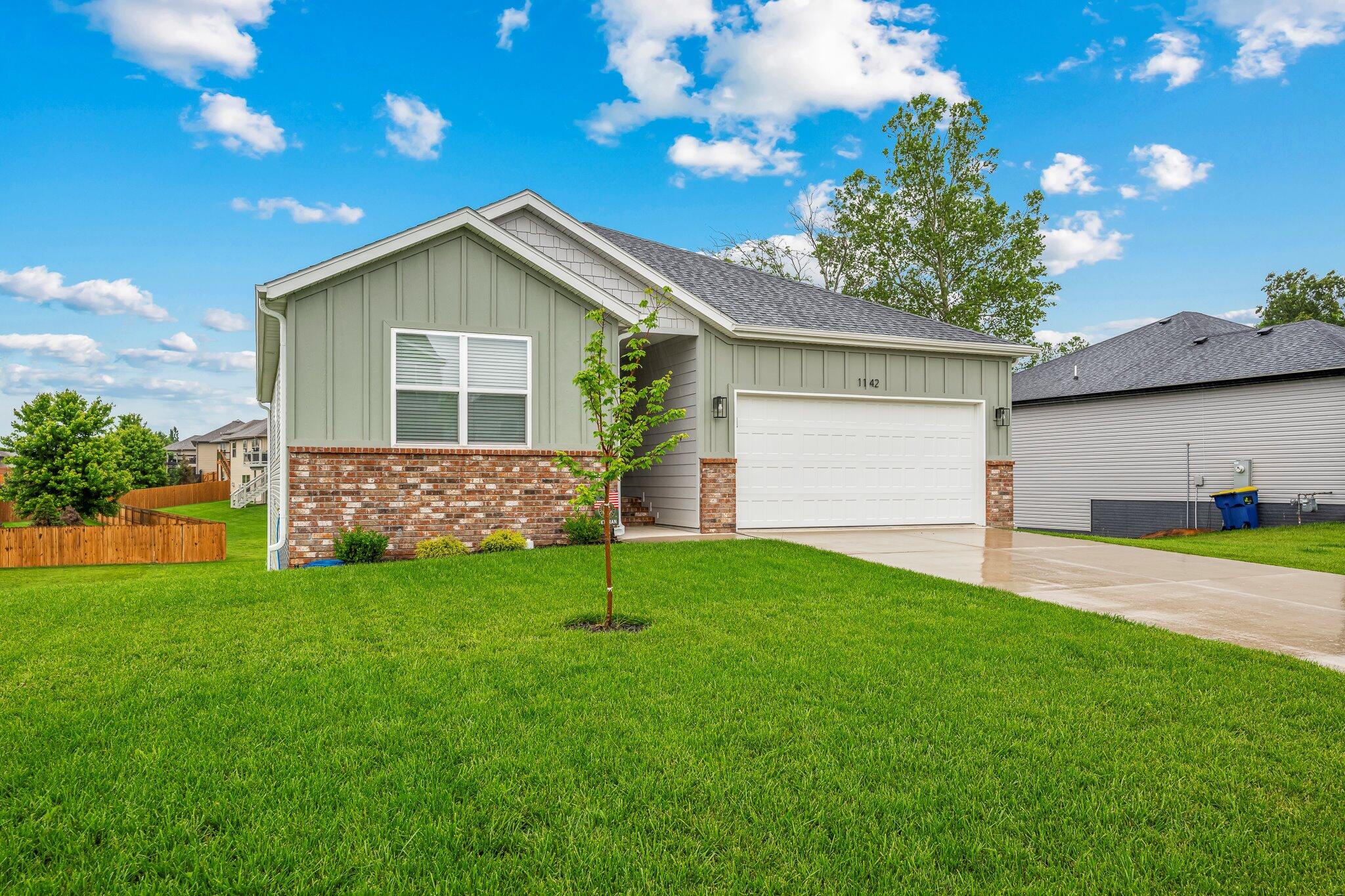 1142 S Broadview Avenue